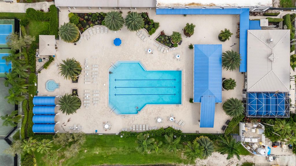 Photo of 9615 Crescent View Drive N, Boynton Beach, FL 33437 (MLS # R11129778)