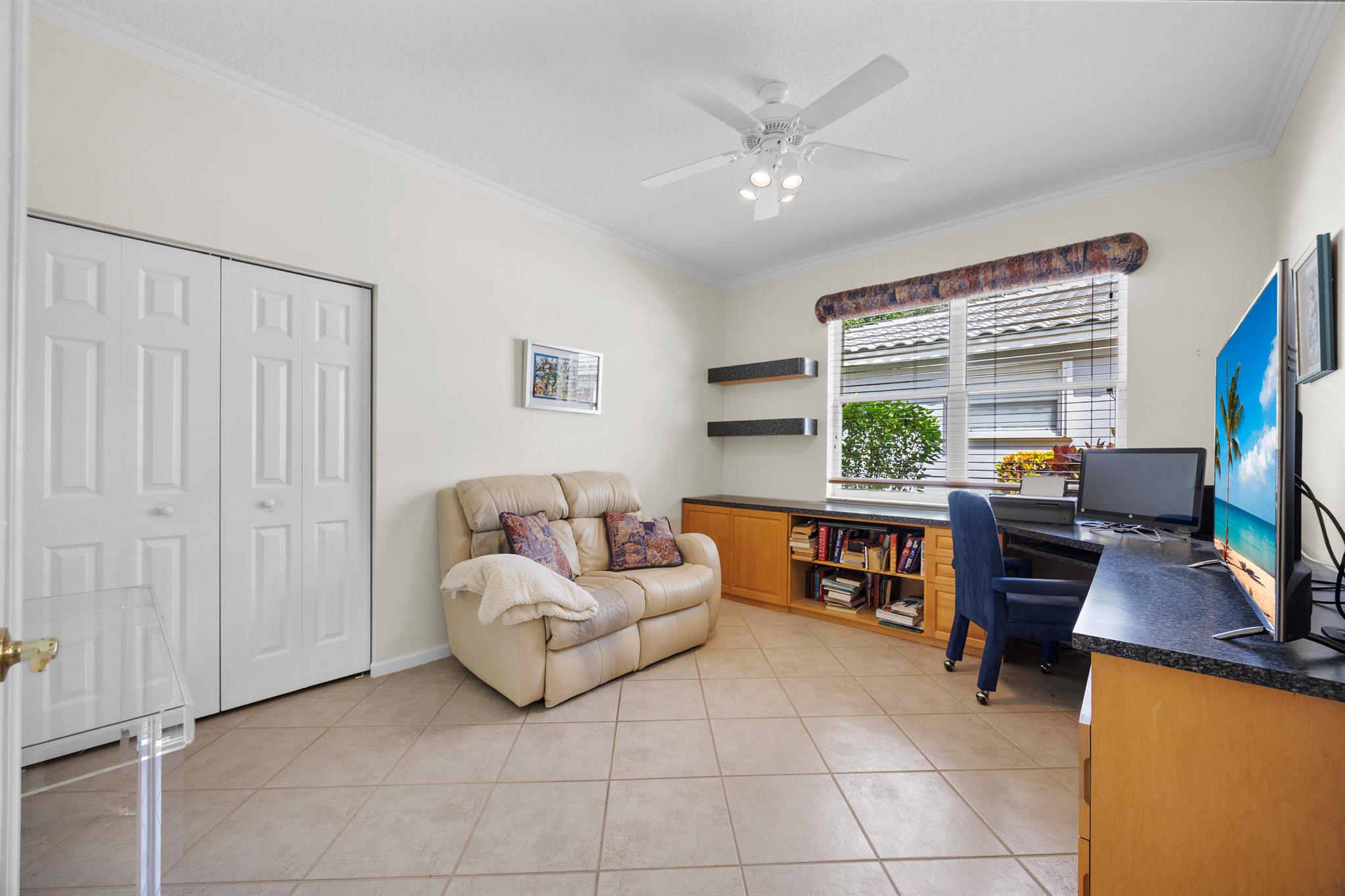 PALM ISLES WEST - Residential