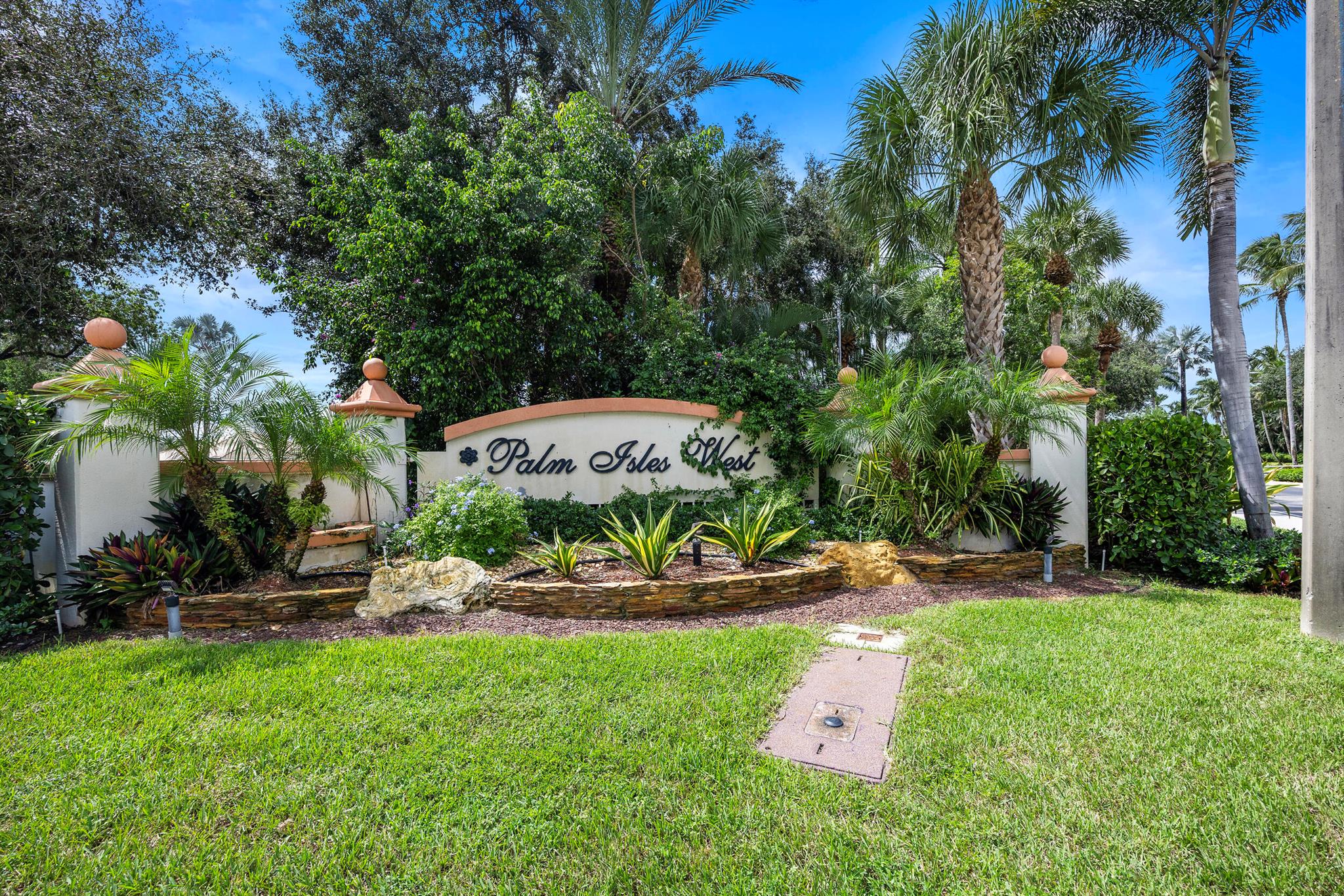 PALM ISLES WEST - Residential