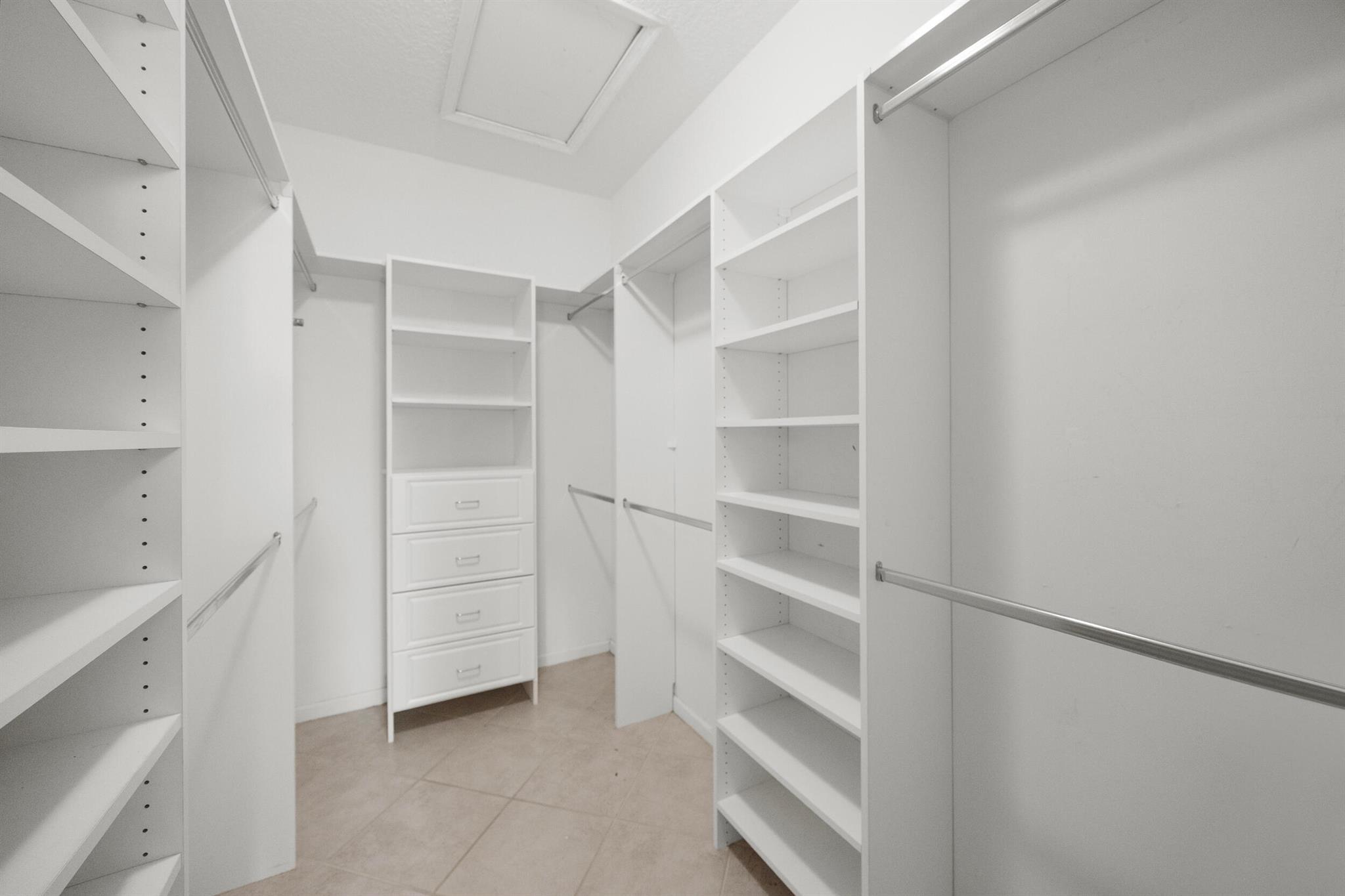 PALM ISLES WEST - Residential