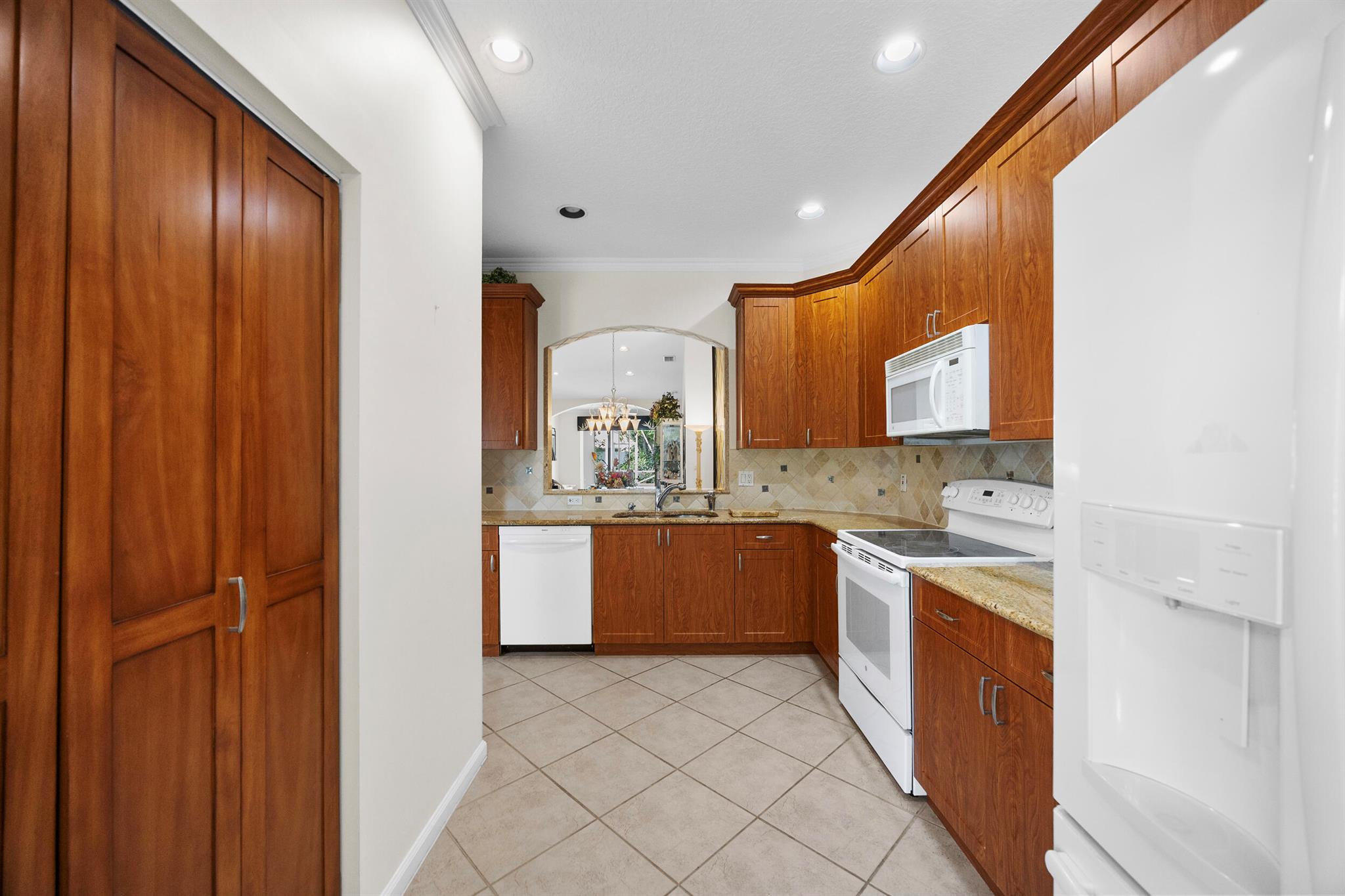 PALM ISLES WEST - Residential