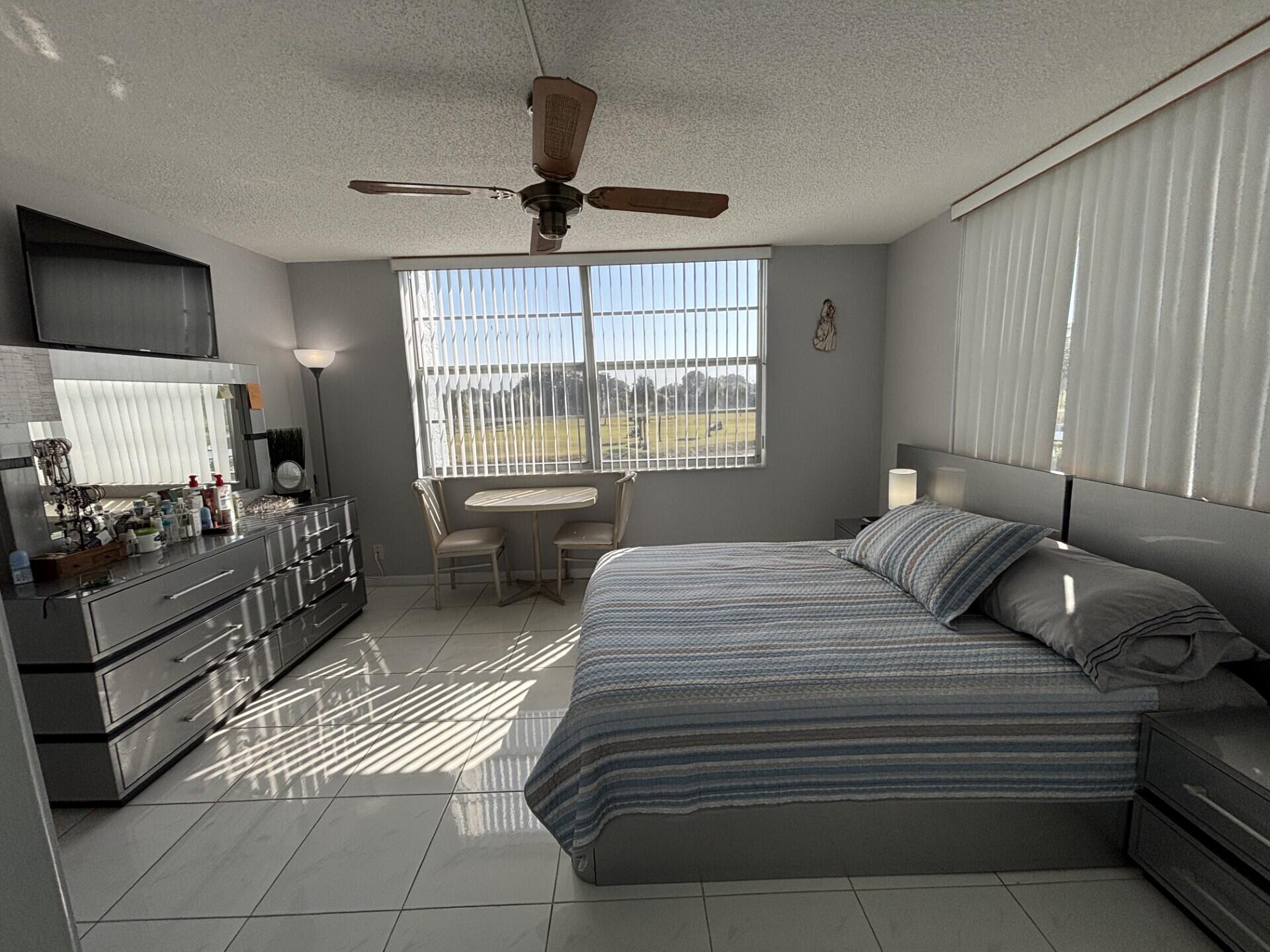 16 OF PALM SPRINGS 2 CONDO - Residential