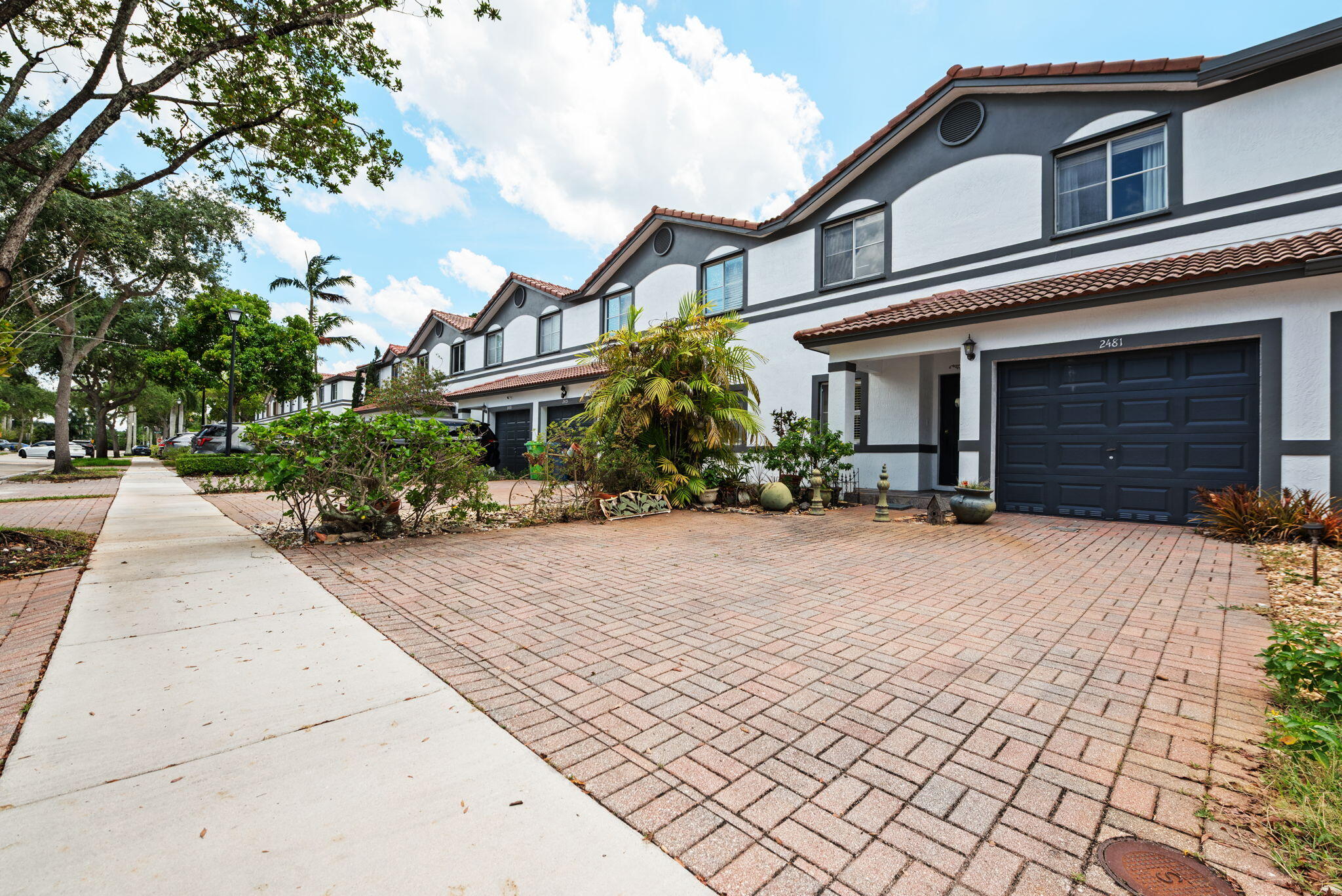 2481 NW 98th Lane, Sunrise FL 33322