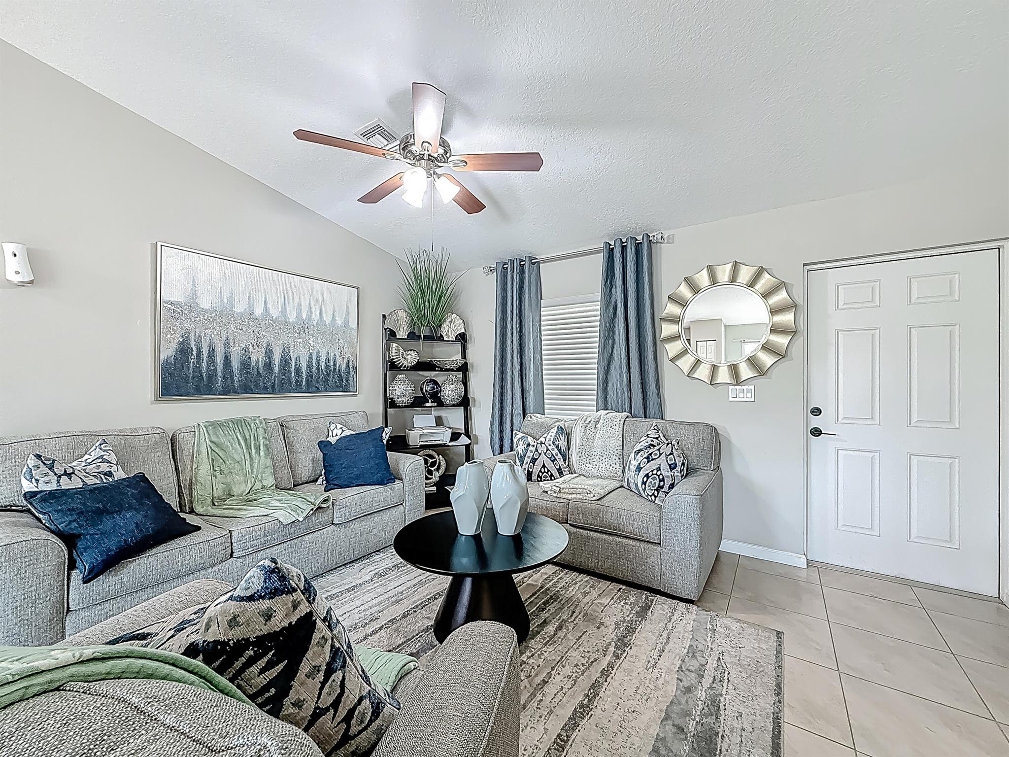 1679 SW Cameo Boulevard