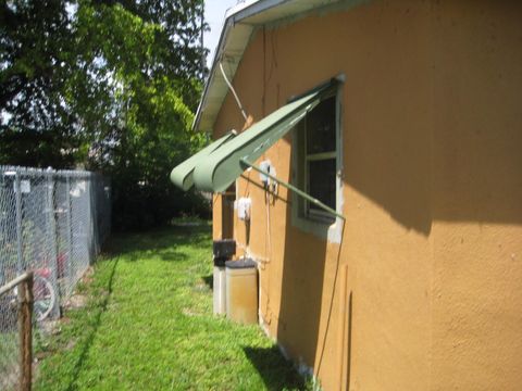 A home in Deerfield Beach