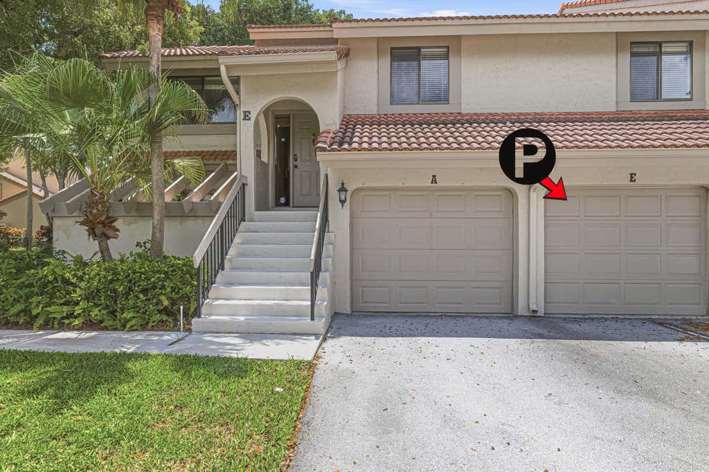 Photo of 5530 Coach House Circle, Boca Raton, FL 33486 (MLS # B26030641)