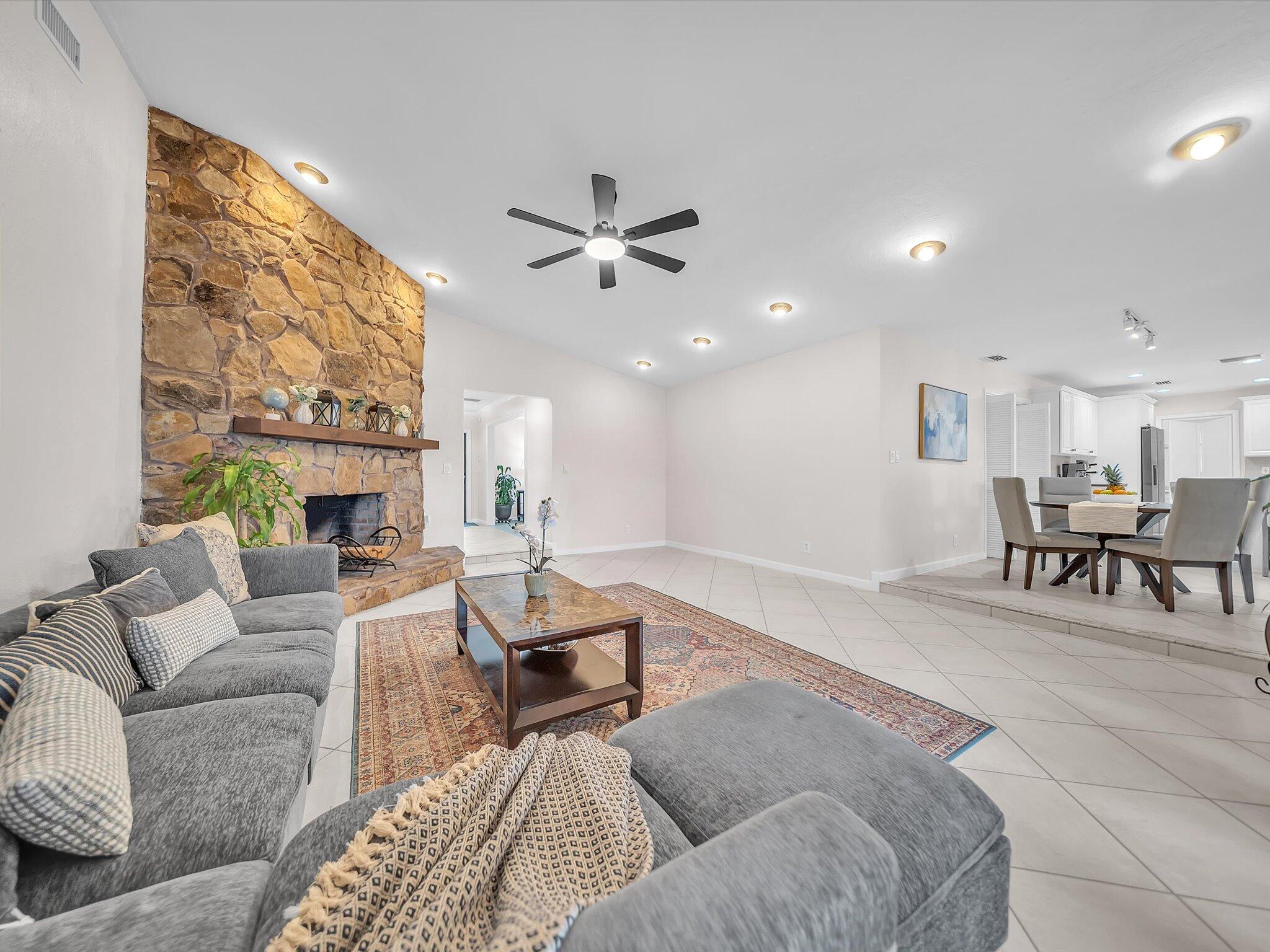 9651 CONCH SHELL Manor