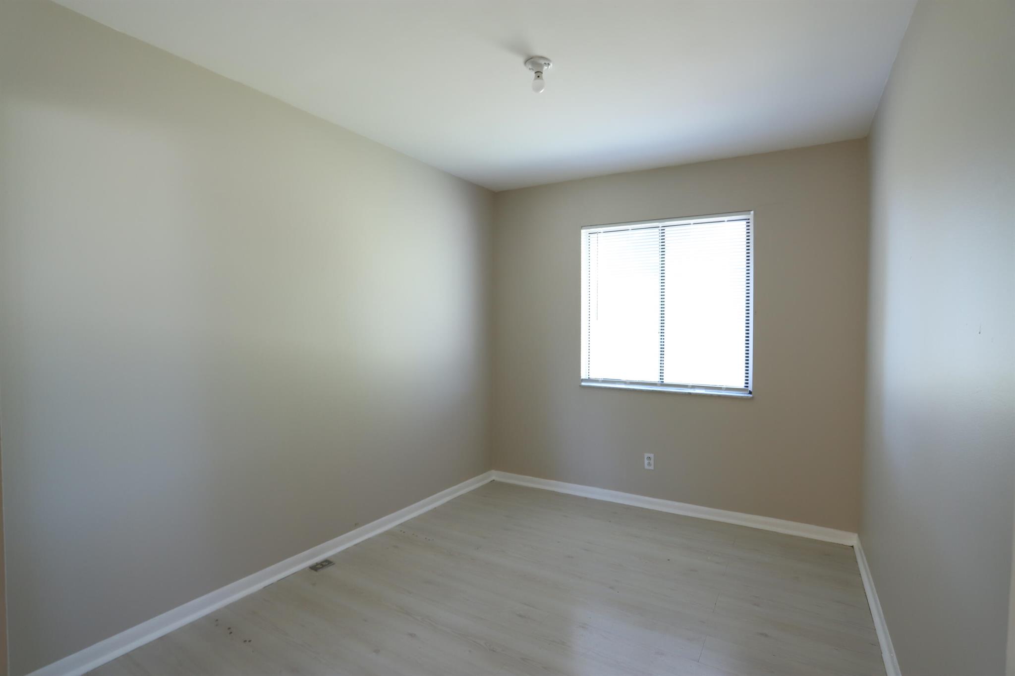 Canalake - Residential Lease