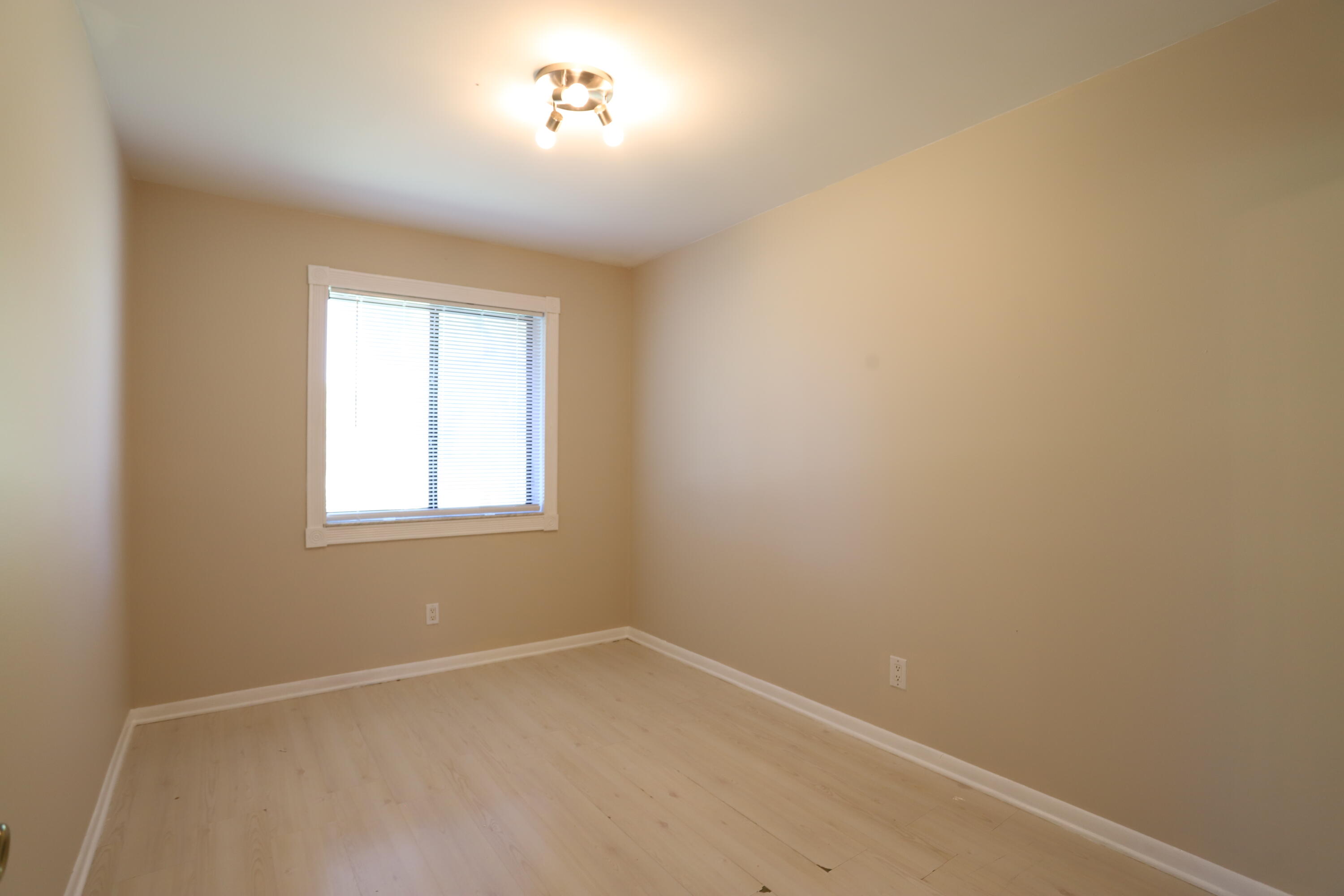 Canalake - Residential Lease