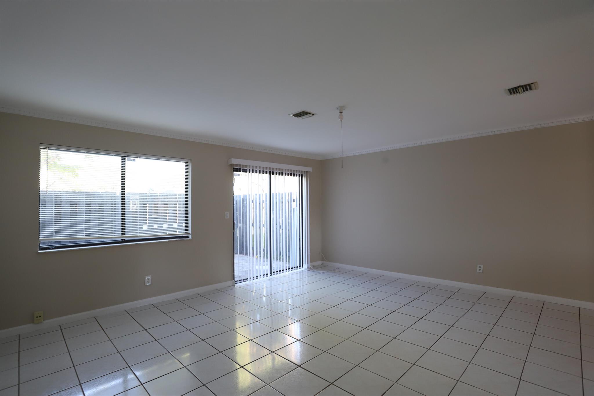 Canalake - Residential Lease