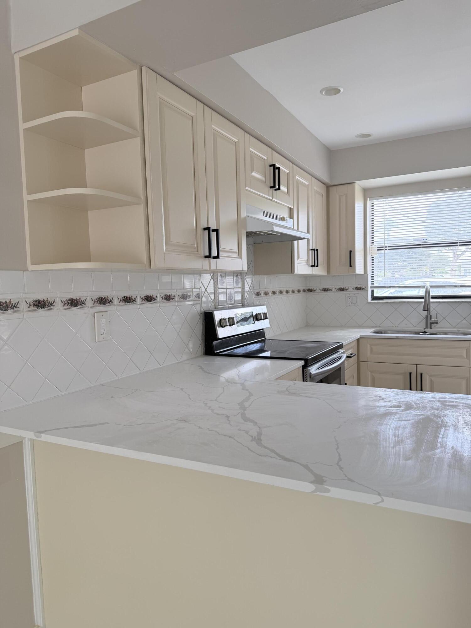 Canalake - Residential Lease