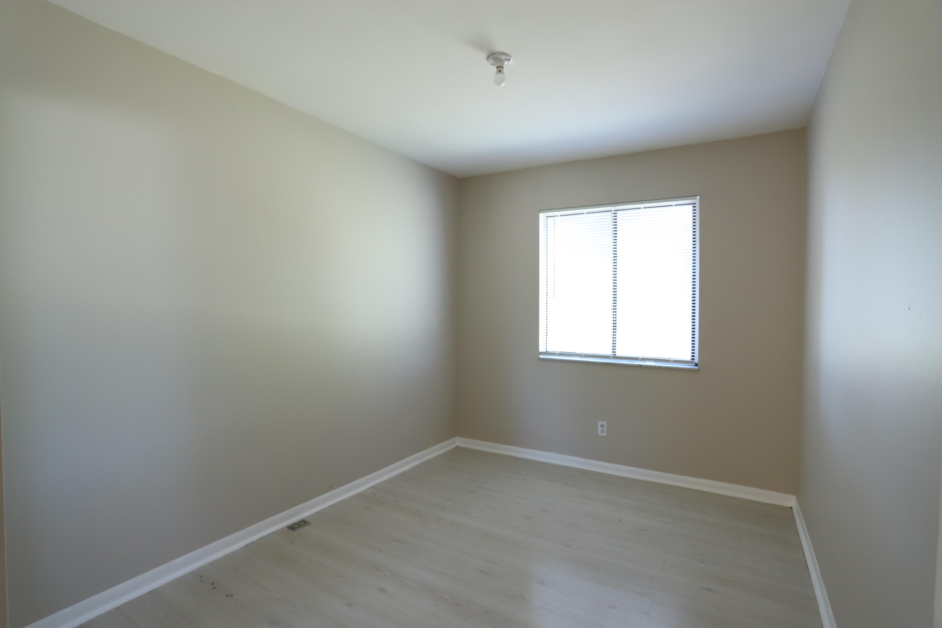 Canalake - Residential Lease