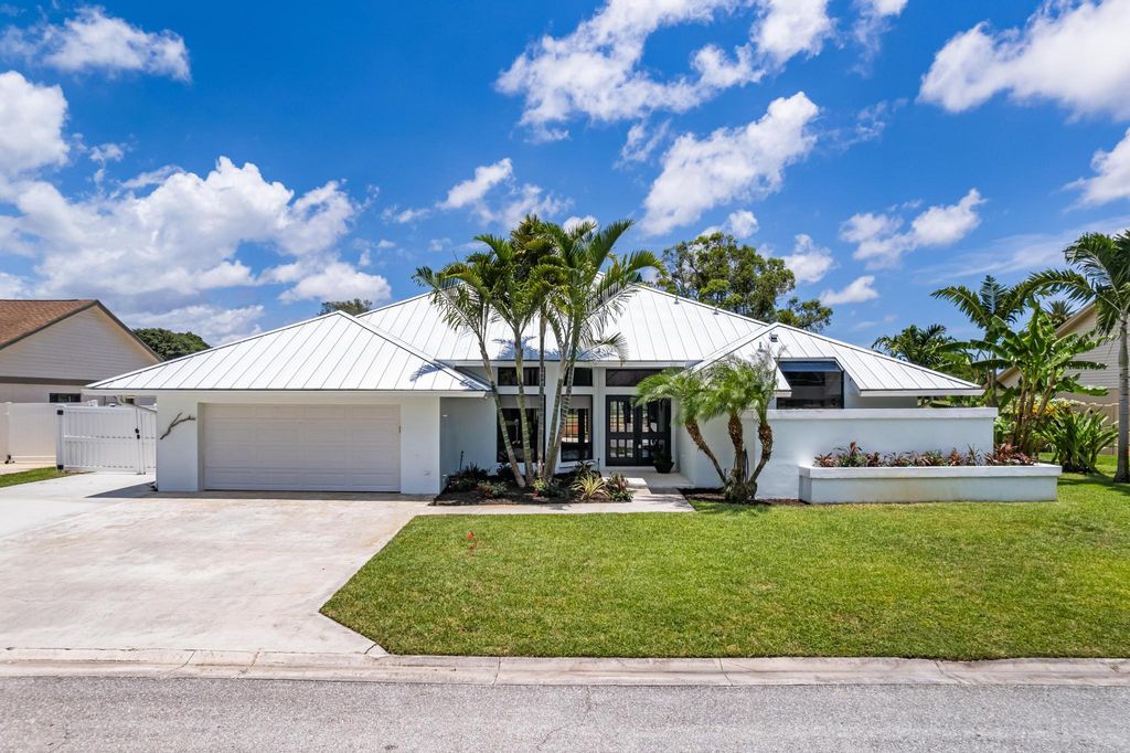 Photo of 4227 Fox Trace, Boynton Beach, FL 33436 (MLS # B26037121)
