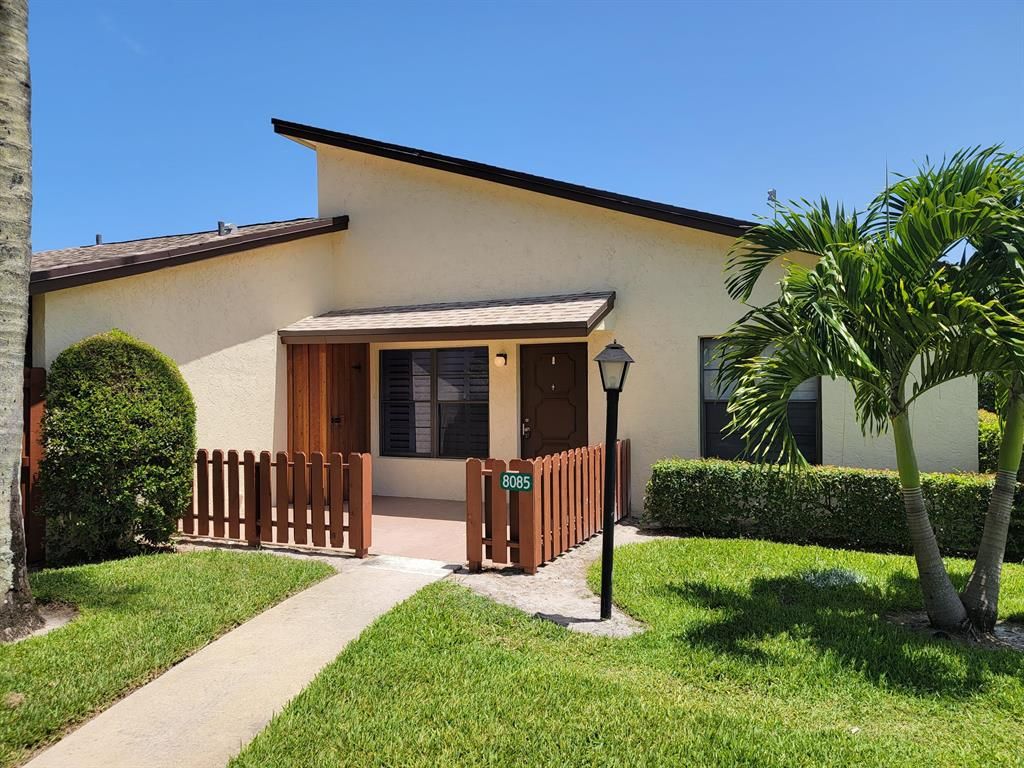 Photo of 8085 SE Villa Circle #2732, Hobe Sound, FL 33455 (MLS # R10822369)