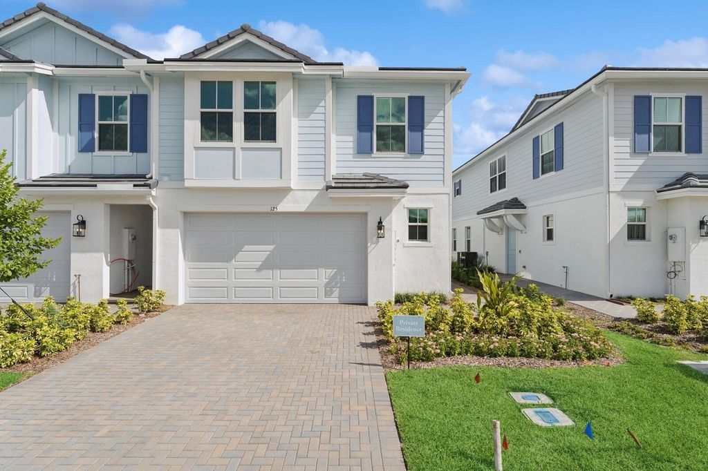 Photo of 125 SE Birch Terrace #55, Stuart, FL 34997 (MLS # R11031793)