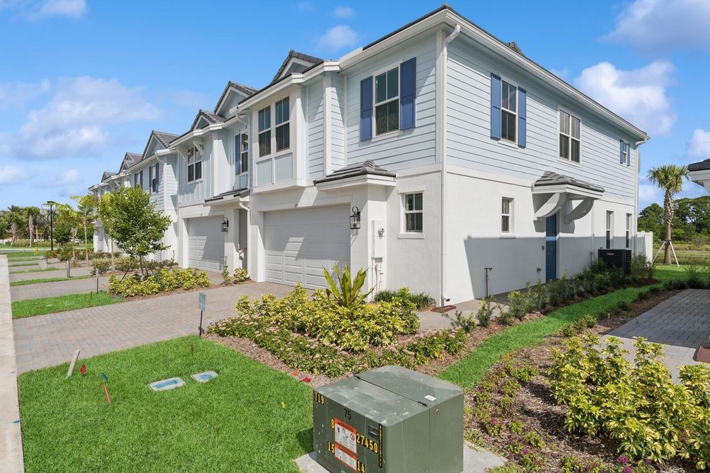 Photo of 125 SE Birch Terrace #55, Stuart, FL 34997 (MLS # R11031793)