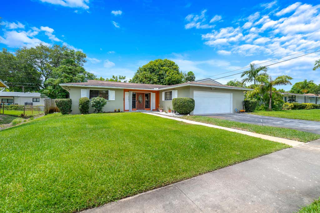 Photo of 4460 NW 3rd Place, Plantation, FL 33317 (MLS # B26044294)