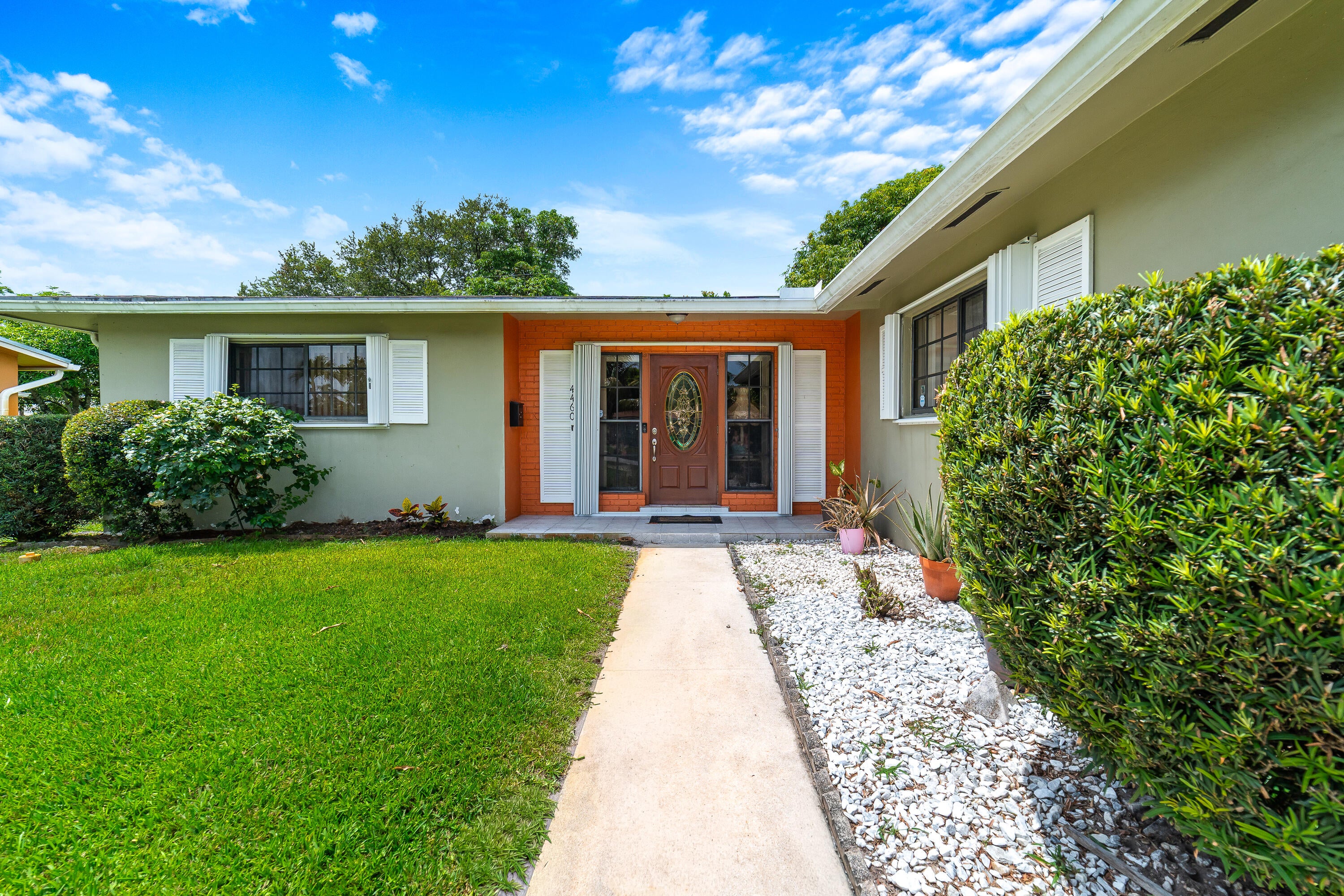 4460 NW 3rd Place, Plantation FL 33317