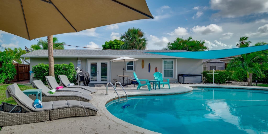 Photo of 4269 Crestdale Street, Palm Beach Gardens, FL 33410 (MLS # F10470492)