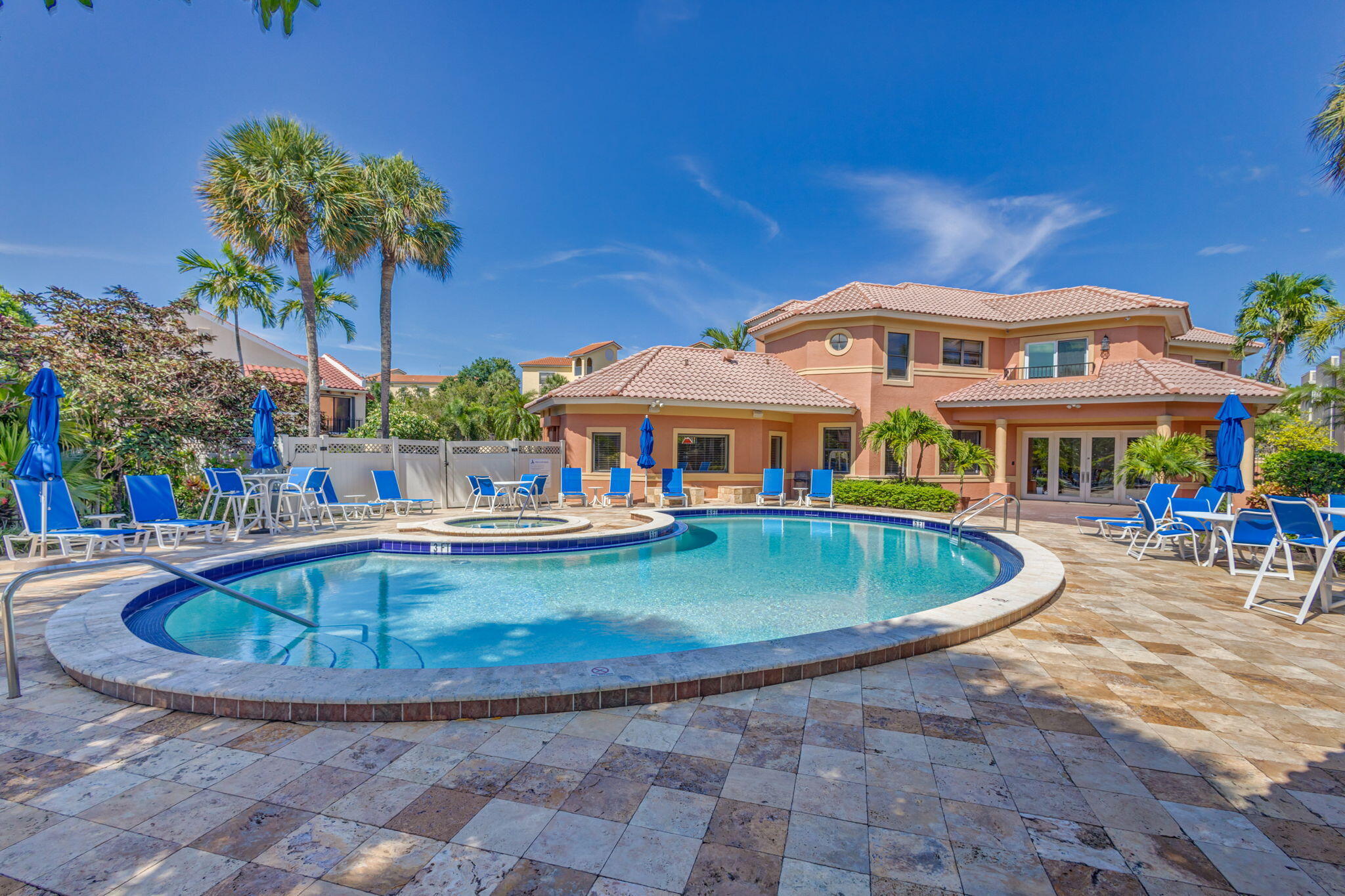 OCEAN TRACE UNO LAGO - Residential