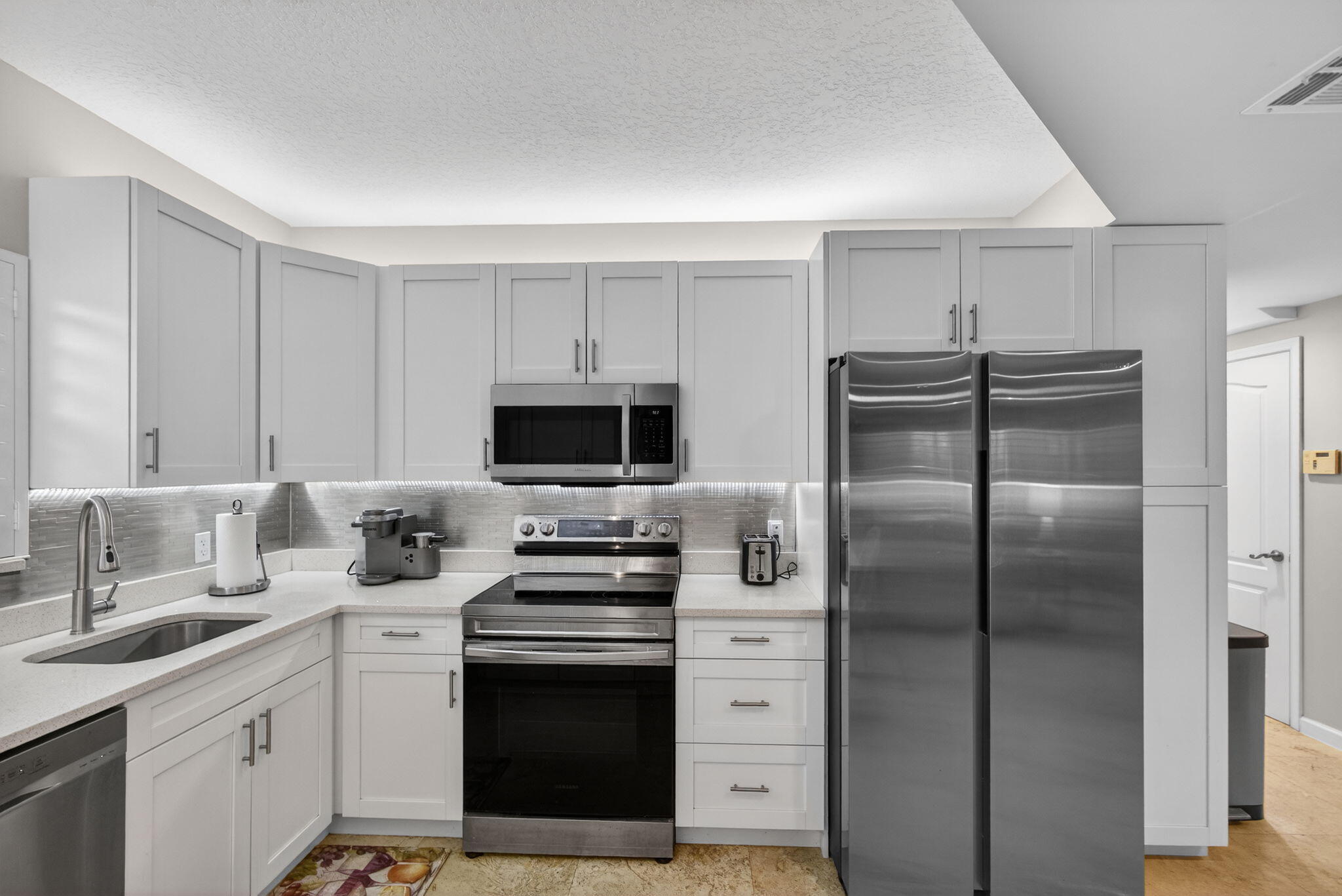 OCEAN TRACE UNO LAGO - Residential