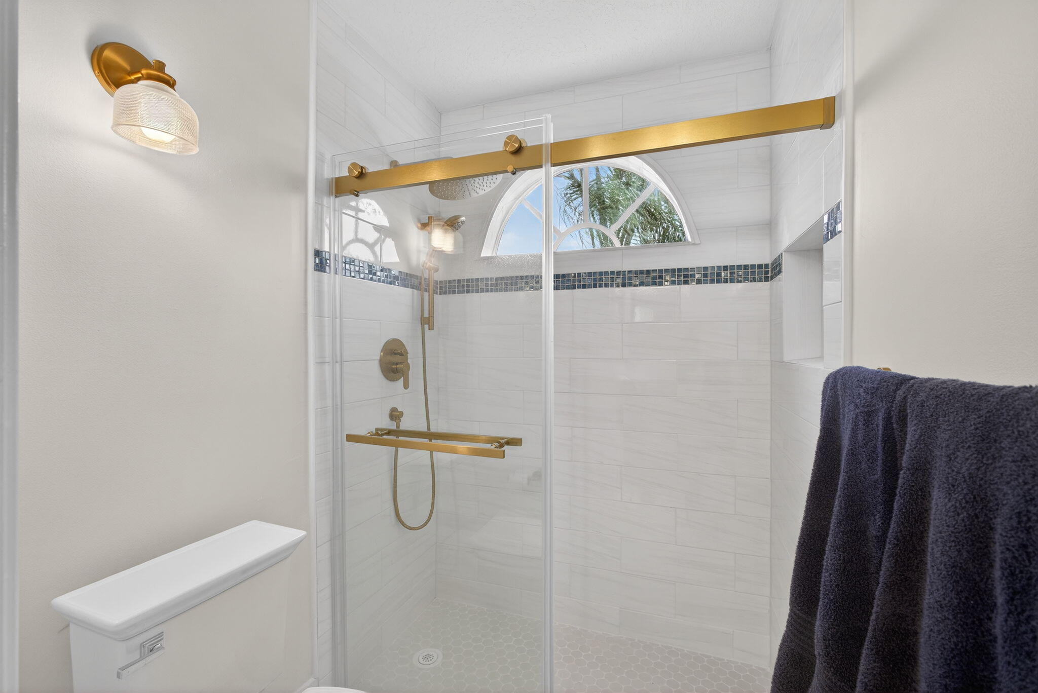 OCEAN TRACE UNO LAGO - Residential