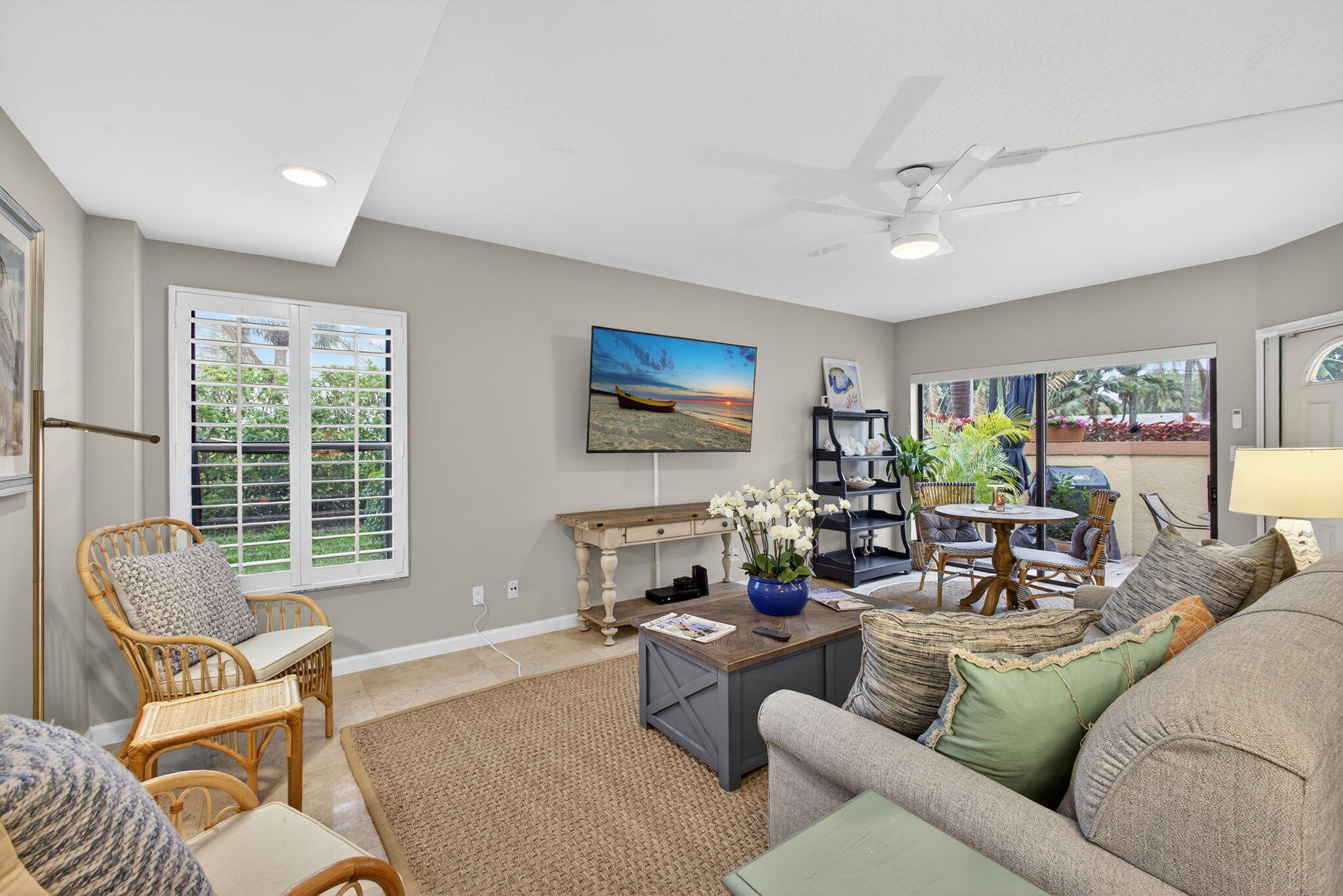 OCEAN TRACE UNO LAGO - Residential