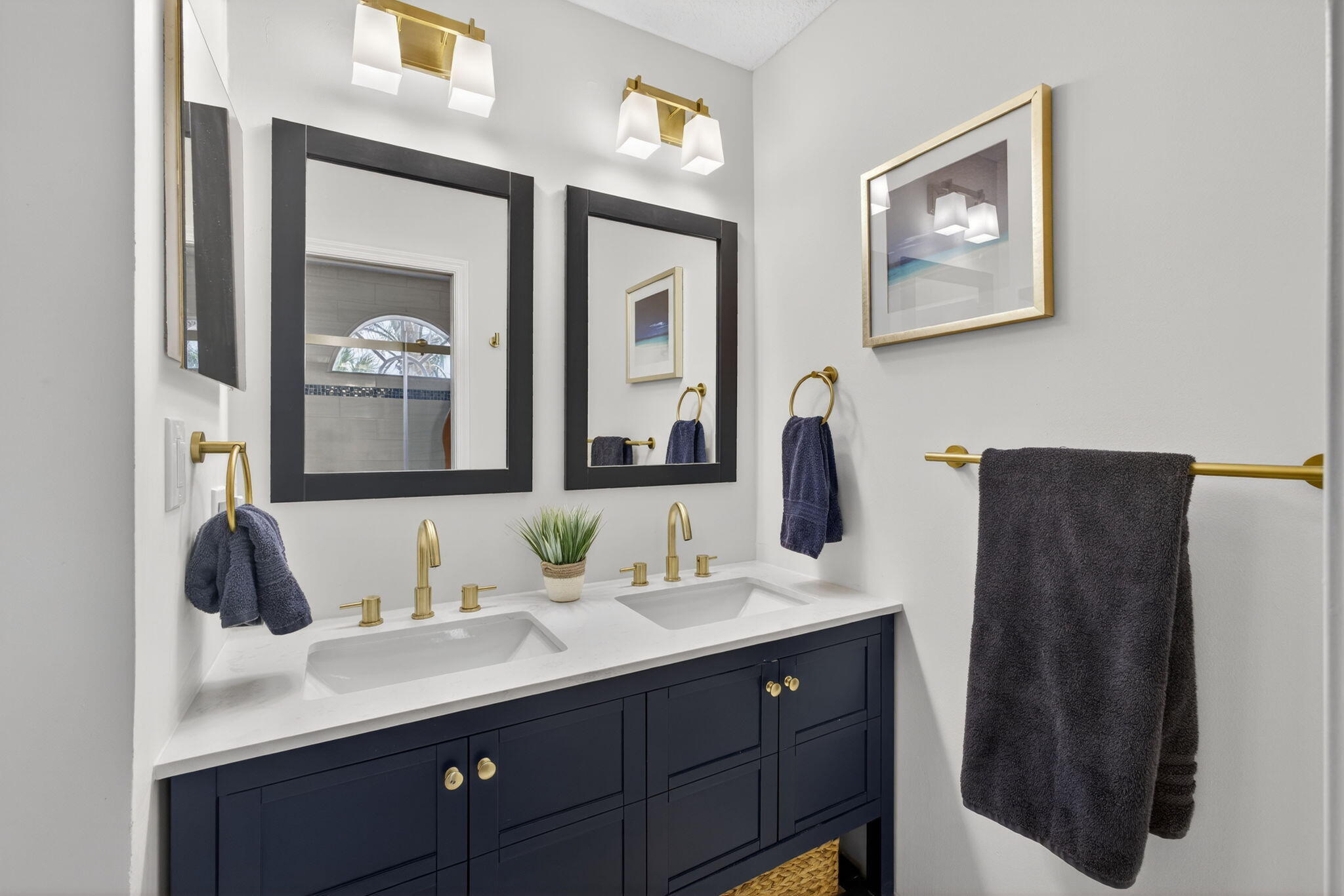 OCEAN TRACE UNO LAGO - Residential