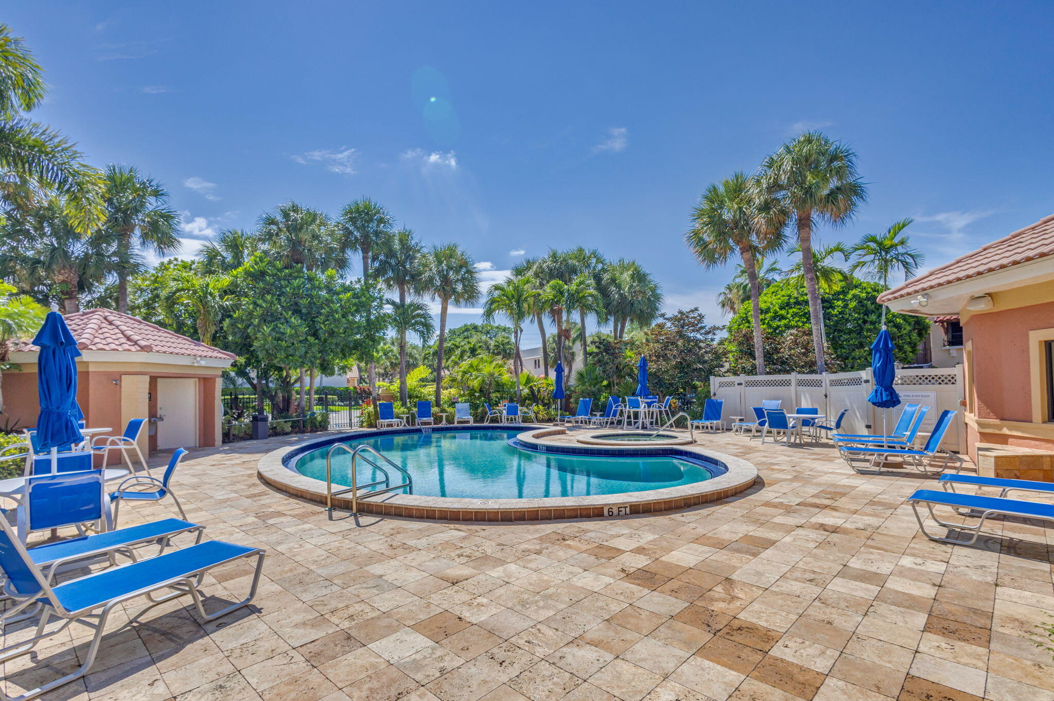 OCEAN TRACE UNO LAGO - Residential