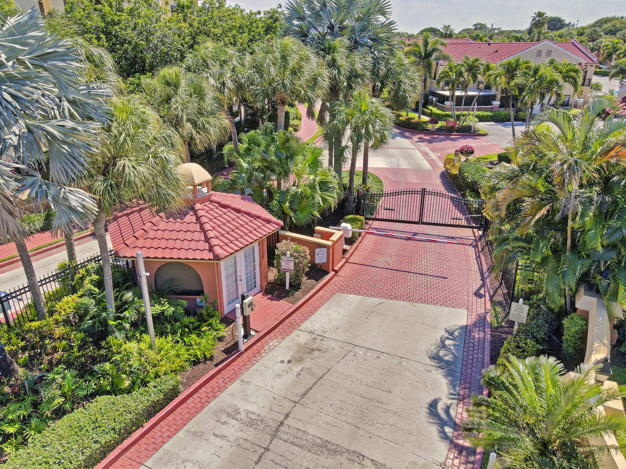 OCEAN TRACE UNO LAGO - Residential