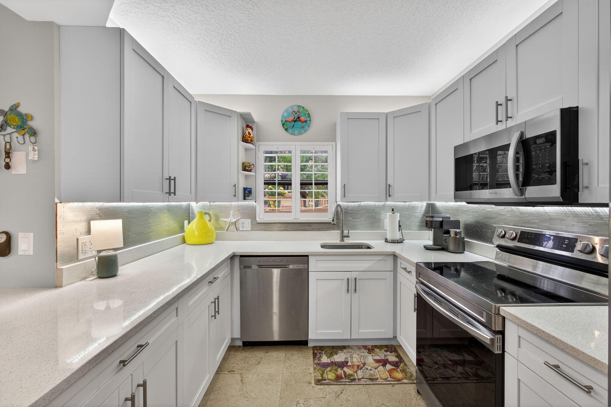 OCEAN TRACE UNO LAGO - Residential