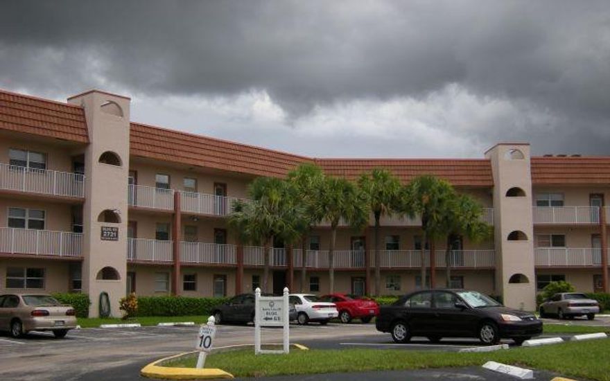 MOTIVATED SELLER!!! 55+ COMMUNITY, THIS TURN KEY READY UNIT IS ON THE 3rd FLOOR, WELL KEPT BUILDING #26. TILE FLOORING, GREAT VIEW FROM PATIO, NEWER ROOF, NEW AC.  55+ COMMUNITY WITH A MAIN CLUBHOUSE, SAUNAS, BBQ, PICNIC AREAS, BILLIARDS, THEATER, CABANAS, COURTESY BUSSES TO STORES AND SAWGRASS MILLS MALL, INDOOR AND OUTDOOR POOLS AND FITNESS ROOM IN THE SOUGHT AFTER SUNRISE LAKES PHASE II.