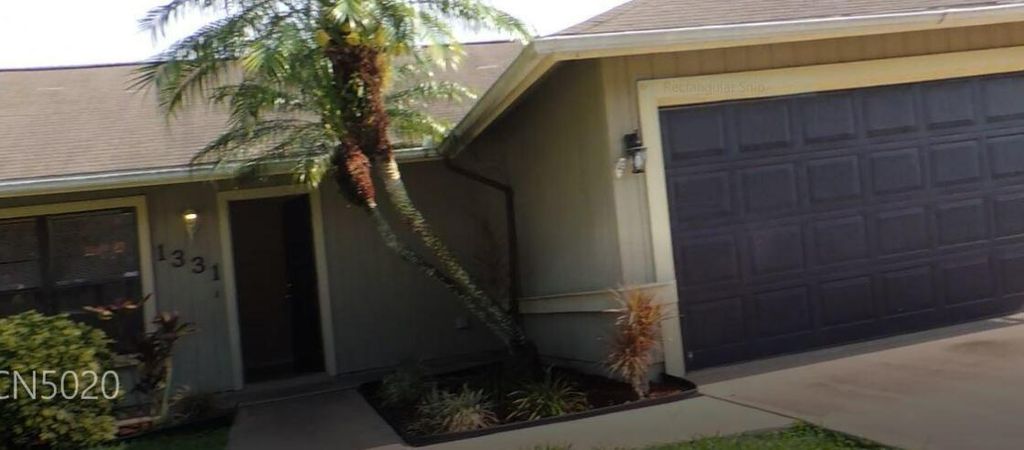 Photo of 1331 SW Bellevue Avenue, Port Saint Lucie, FL 34953 (MLS # R11009673)