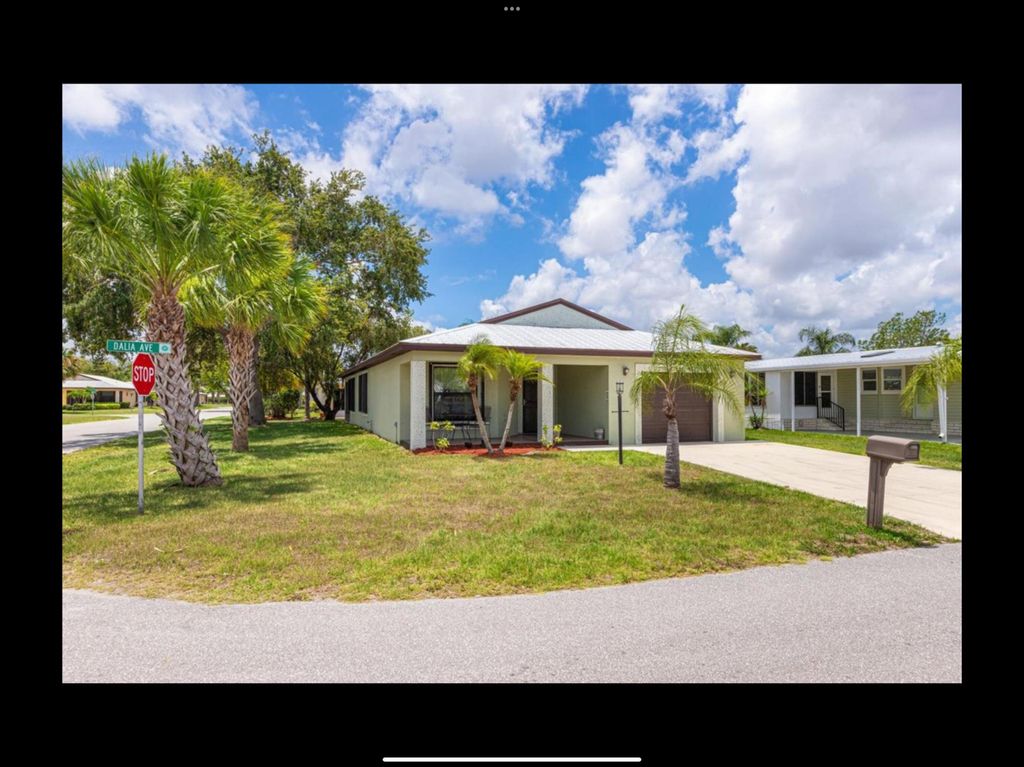 Photo of 14019 Dalia Avenue, Fort Pierce, FL 34951 (MLS # R10993769)