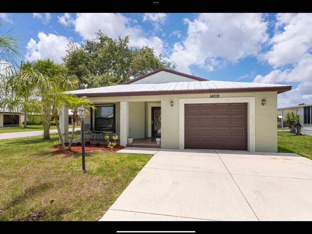 Photo of 14019 Dalia Avenue, Fort Pierce, FL 34951 (MLS # R10993769)