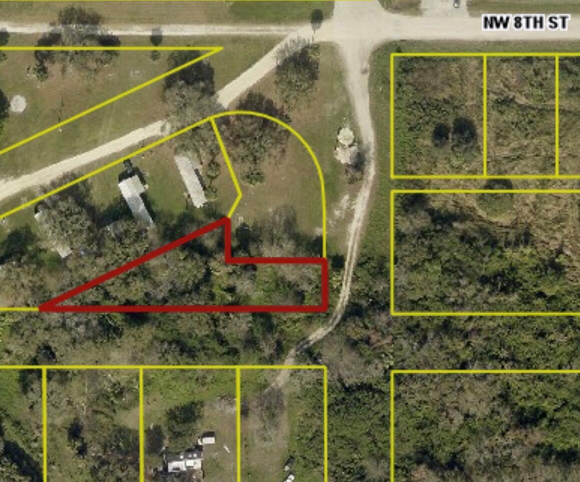 El MIRASOL - Come check out this .33 acre lot located at the end of a street for added privacy. It is ready for you to build a home or place a mobile home on it. Come check it out TODAY!
