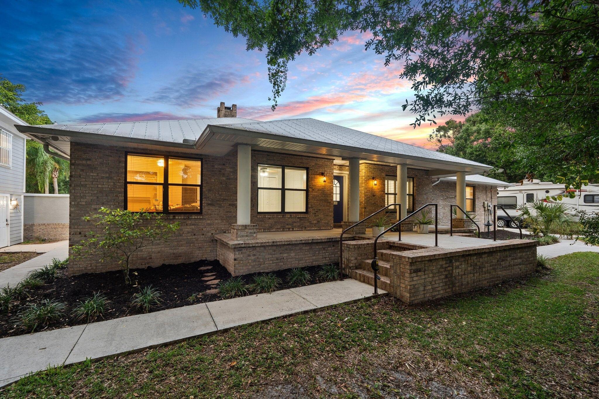 2130 W Boothe Drive