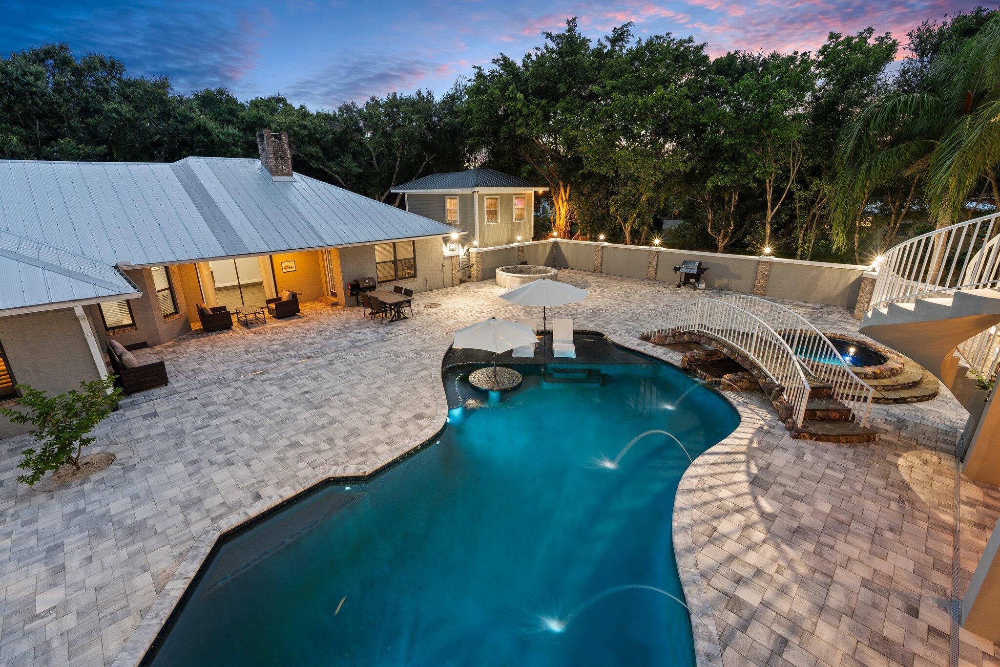 2130 W Boothe Drive