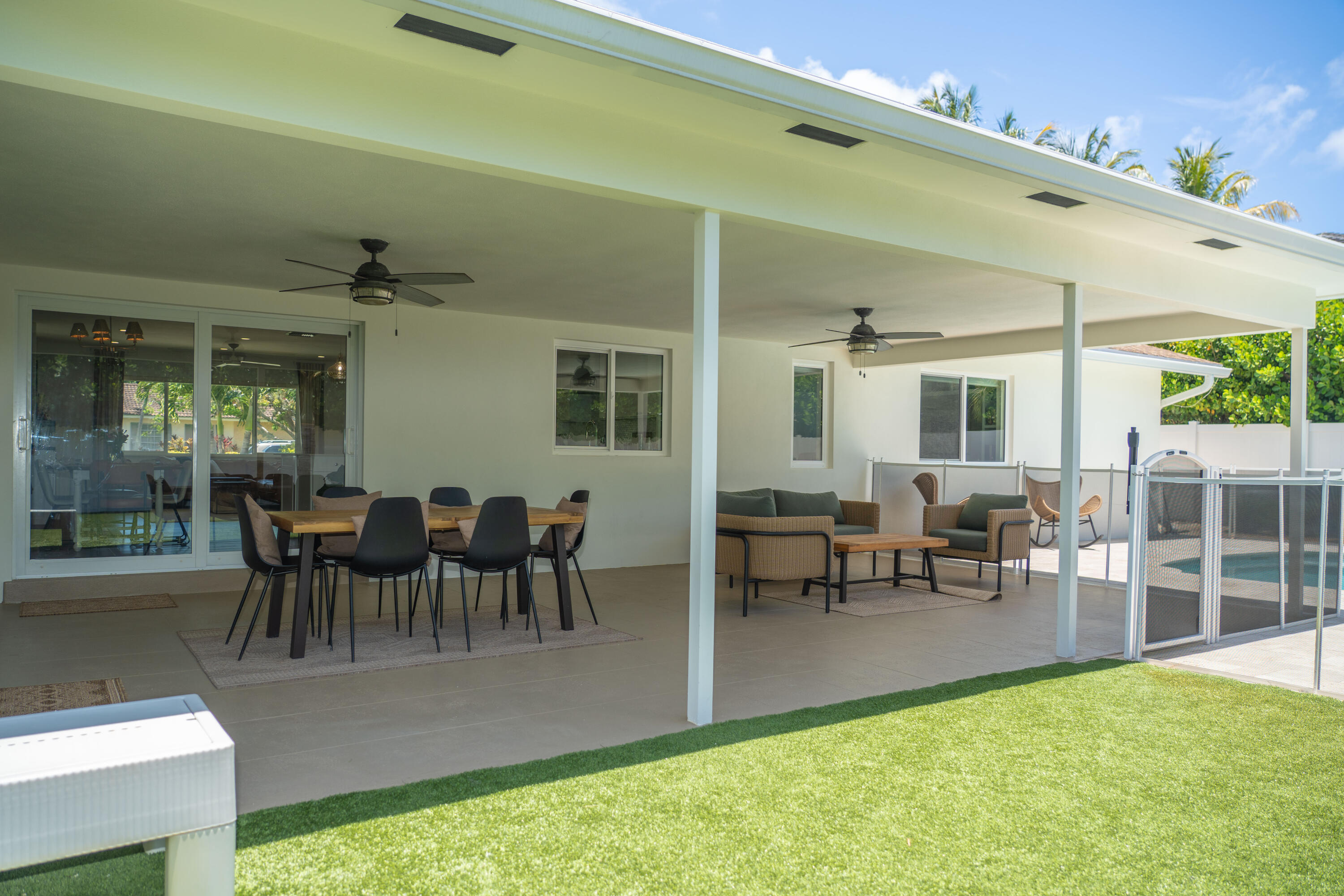 LAKE FLORESTA PARK - Residential