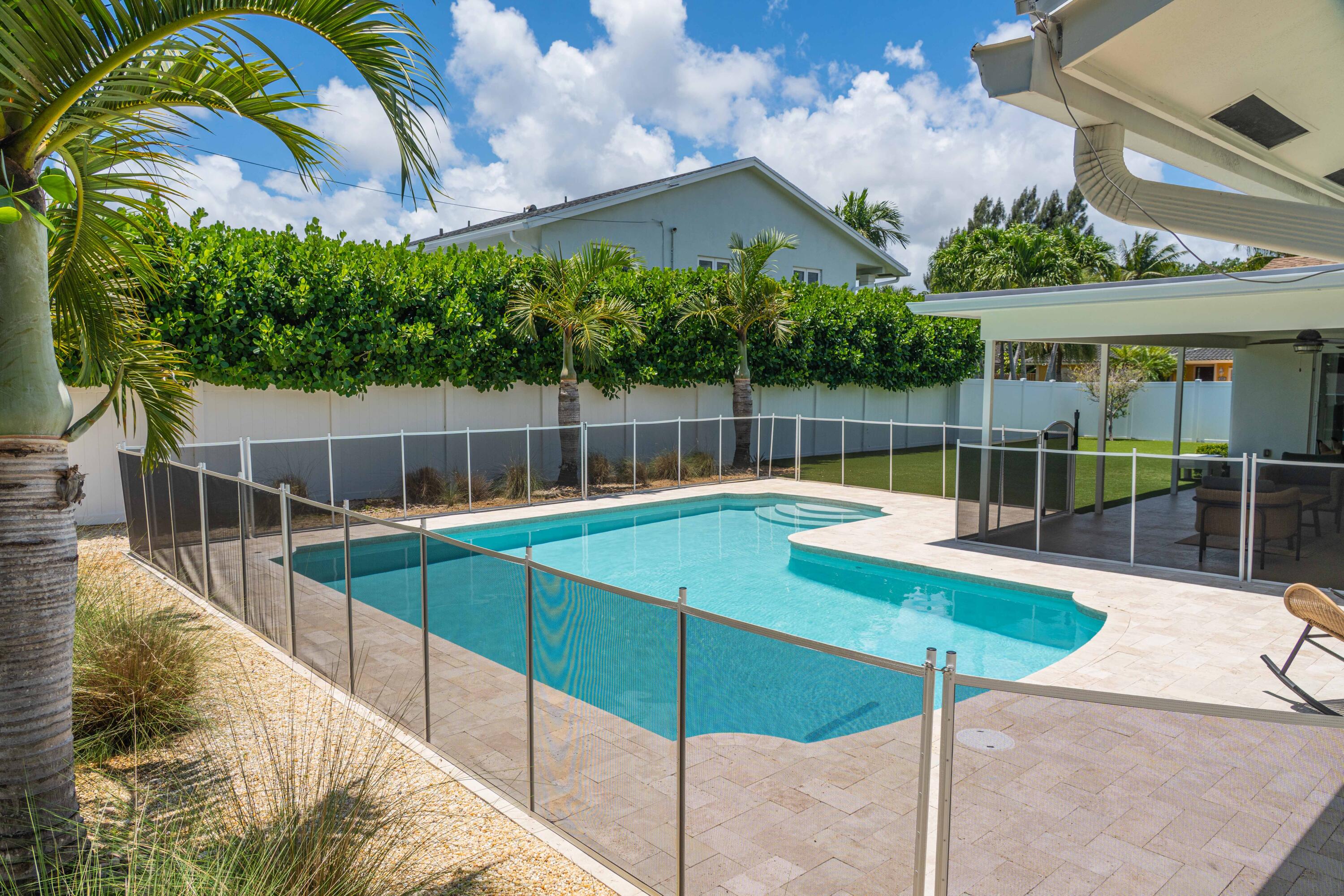 LAKE FLORESTA PARK - Residential