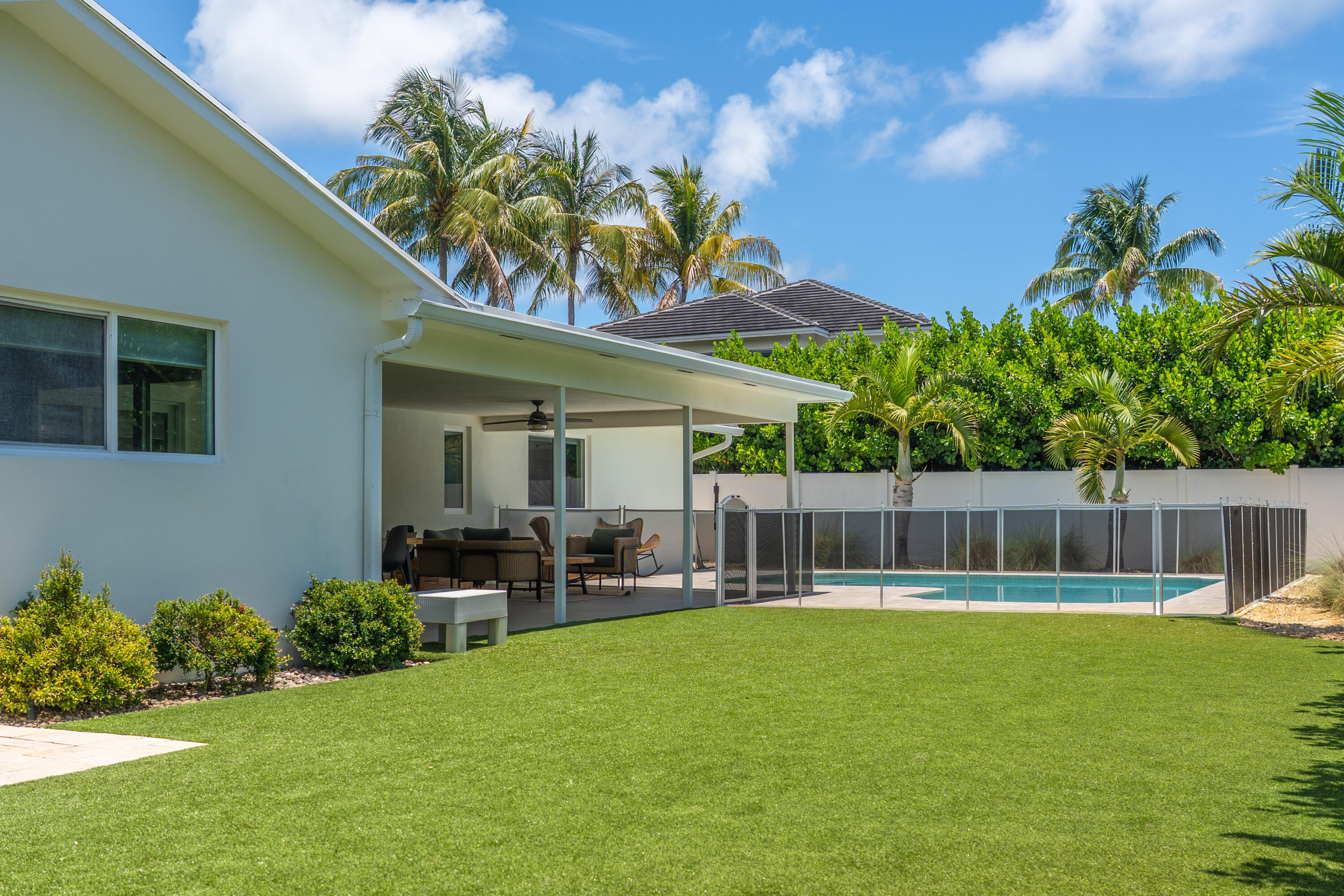 LAKE FLORESTA PARK - Residential