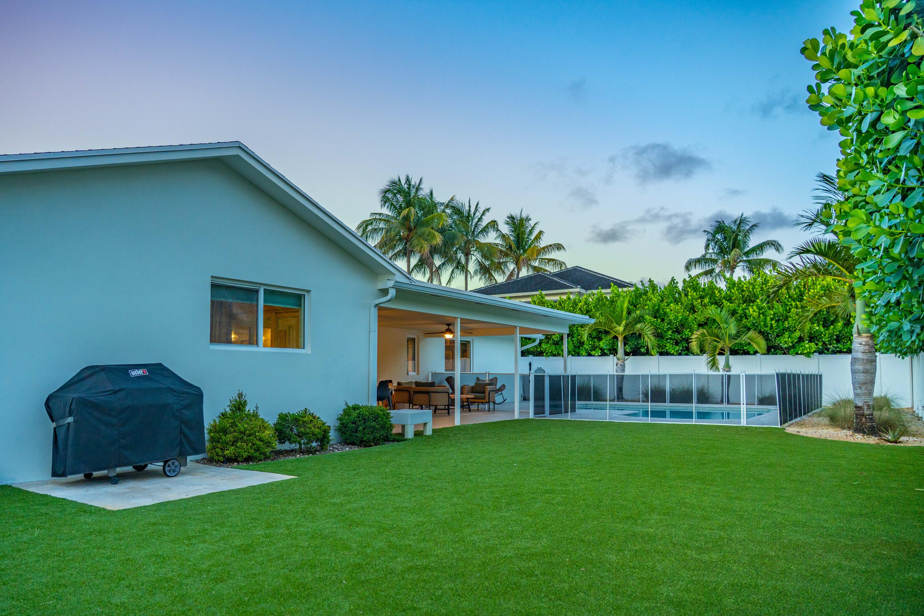 LAKE FLORESTA PARK - Residential