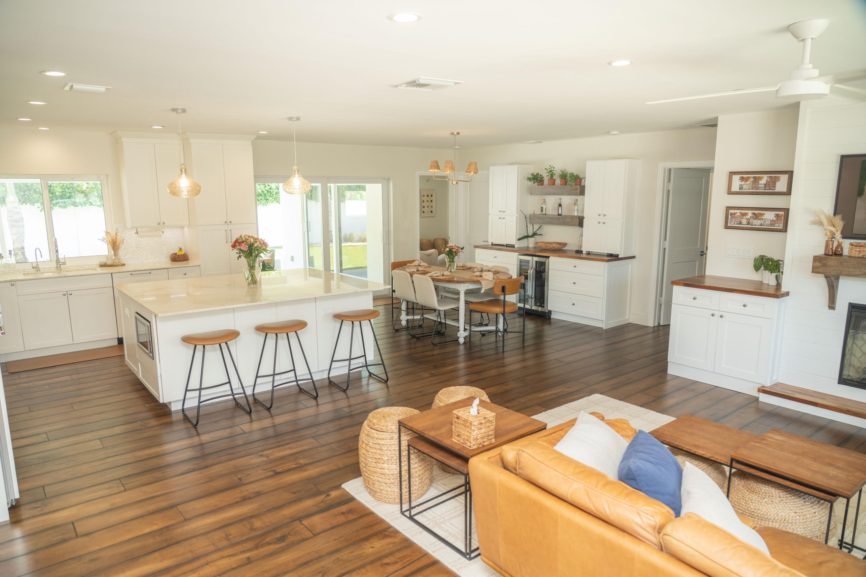 LAKE FLORESTA PARK - Residential
