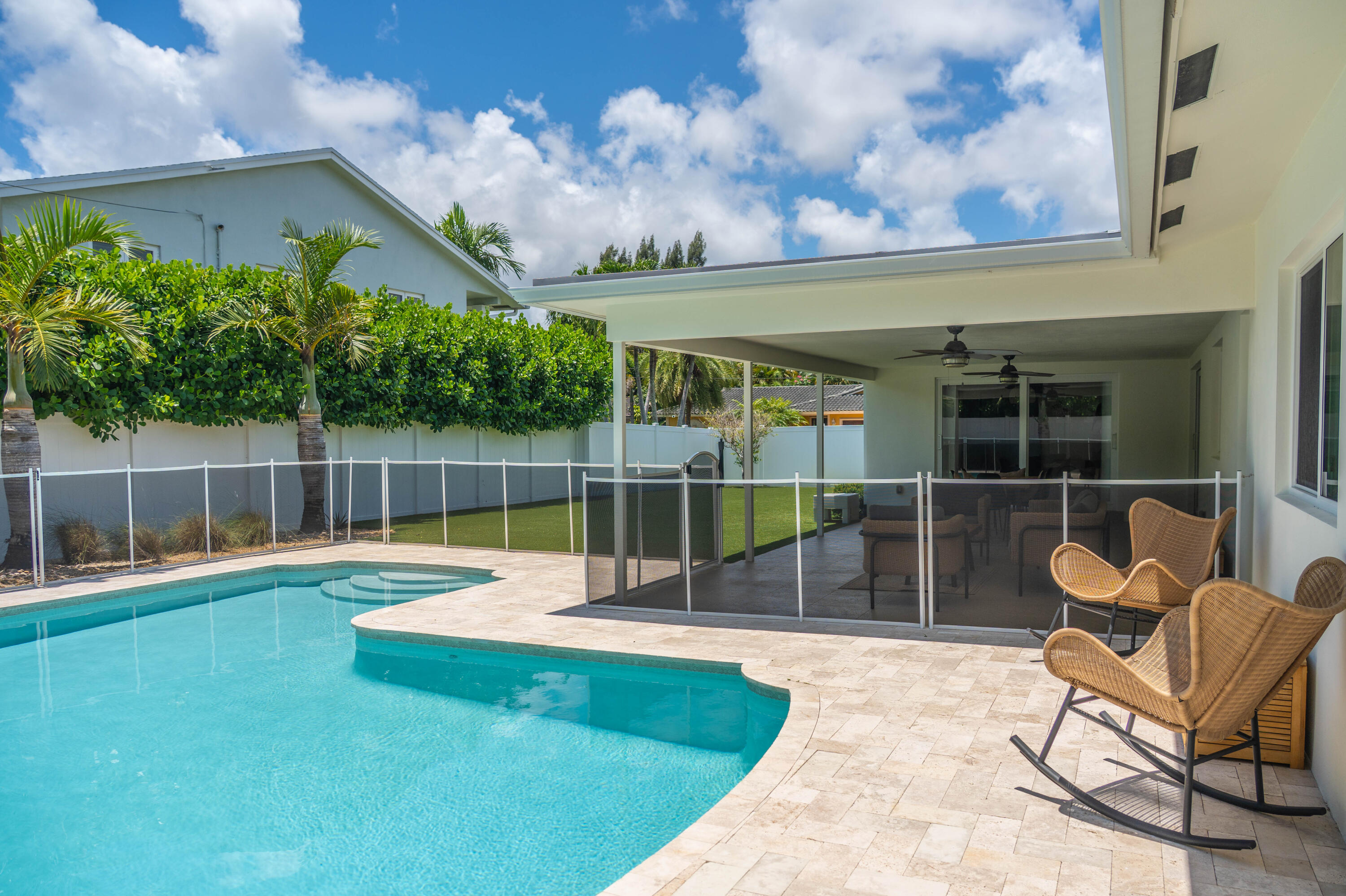 LAKE FLORESTA PARK - Residential