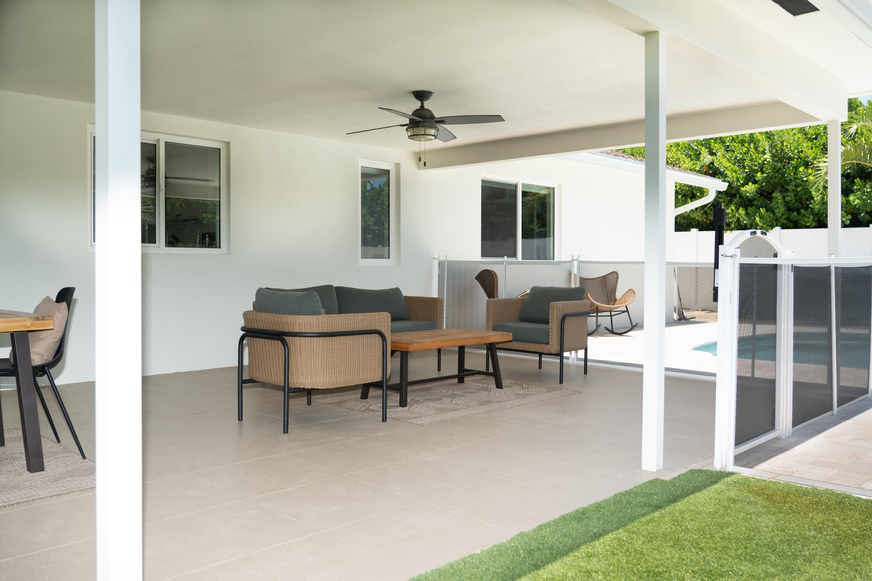 LAKE FLORESTA PARK - Residential