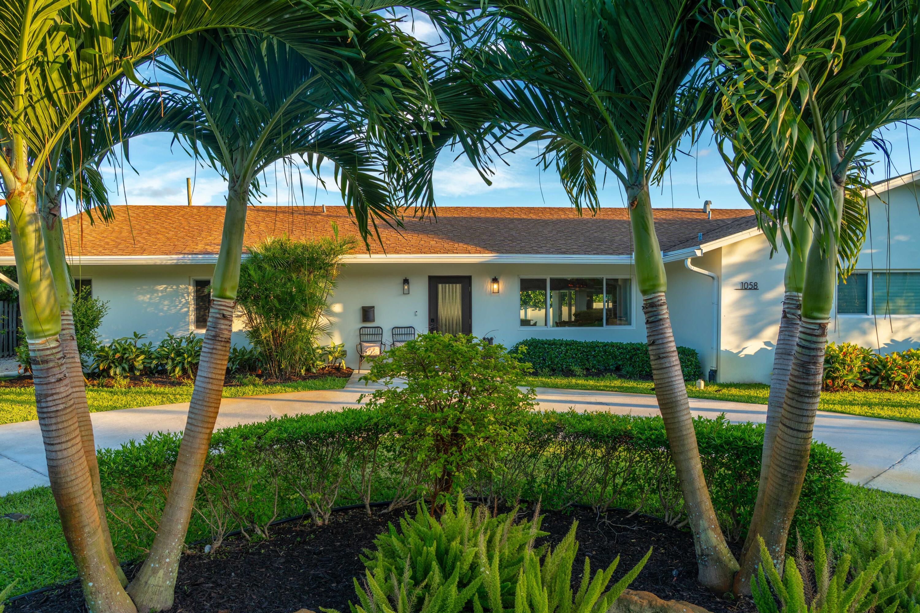 LAKE FLORESTA PARK - Residential