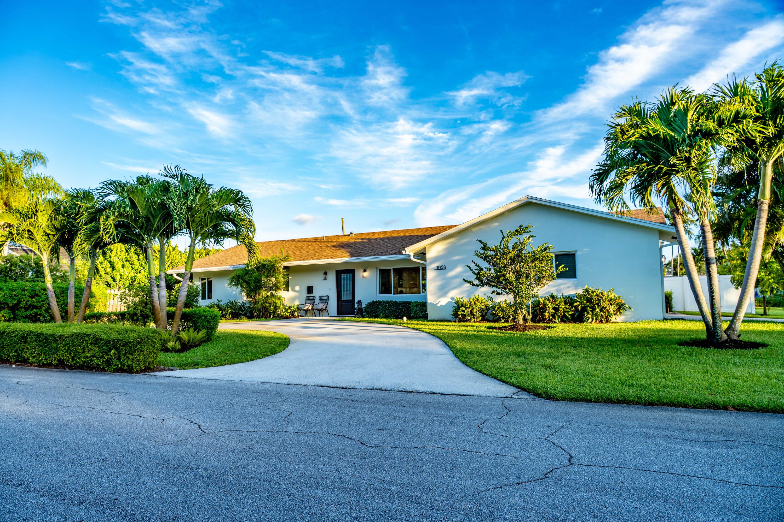 LAKE FLORESTA PARK - Residential