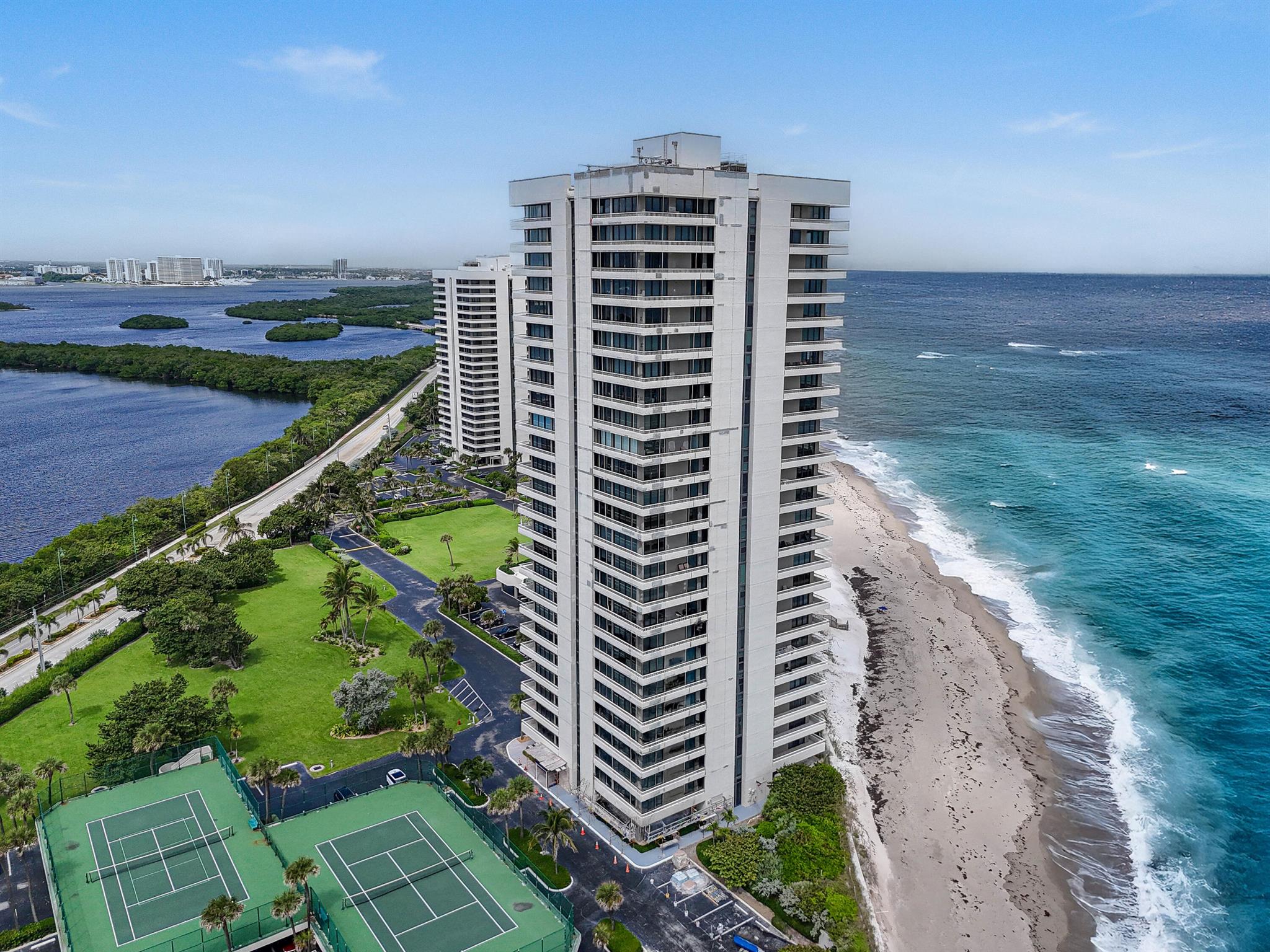 WATER GLADES CONDO - Residential