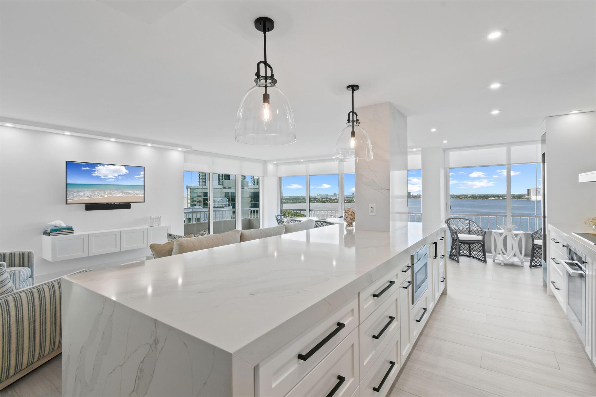 View photos, virtual tours, details... 5510 N Ocean Drive 17b
