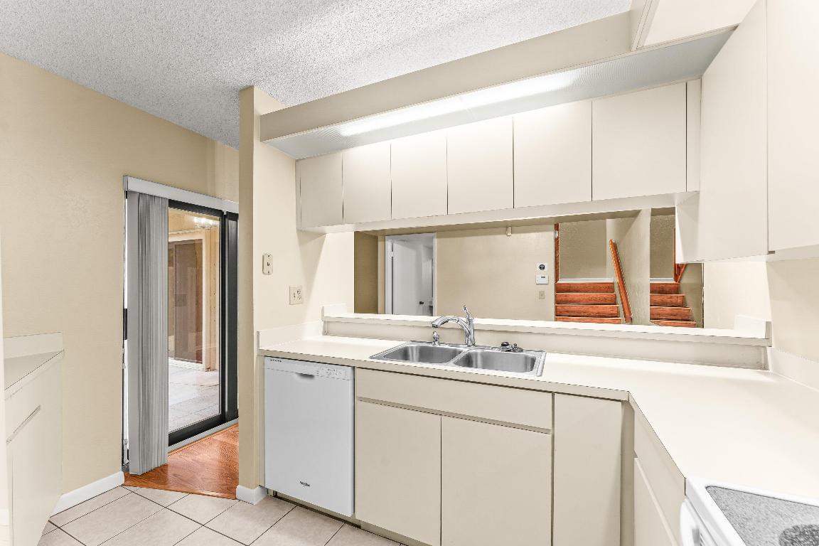 SOMERSET - Residential